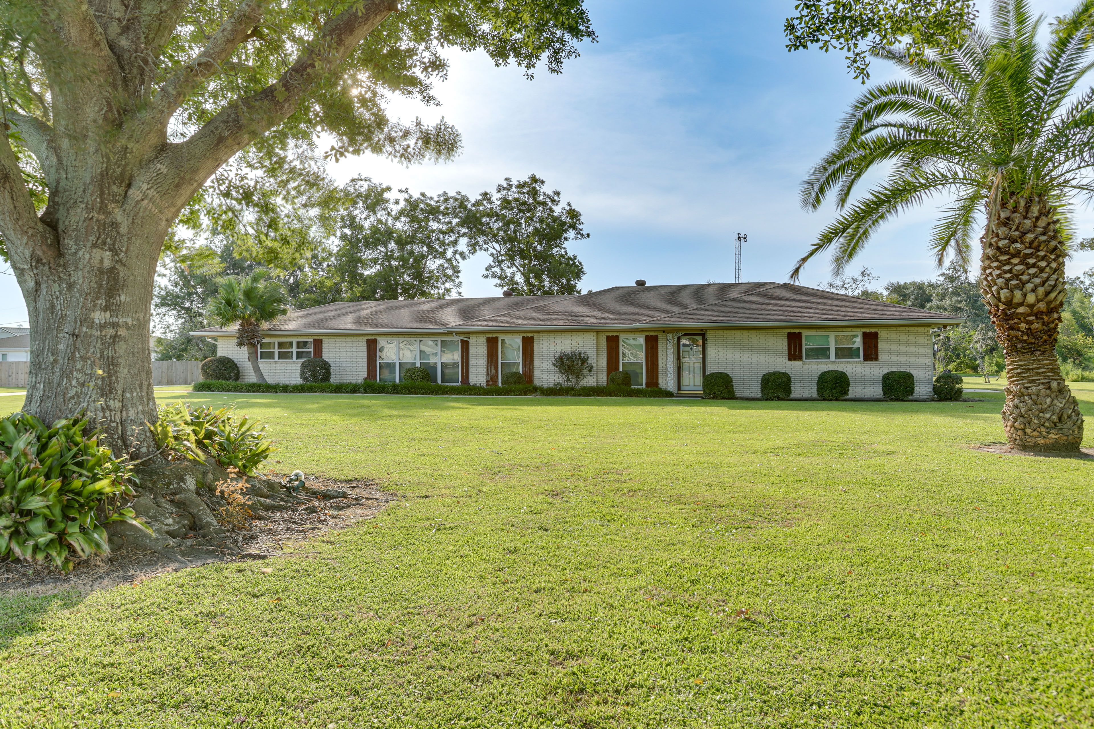 Parking | Driveway (5 Vehicles)