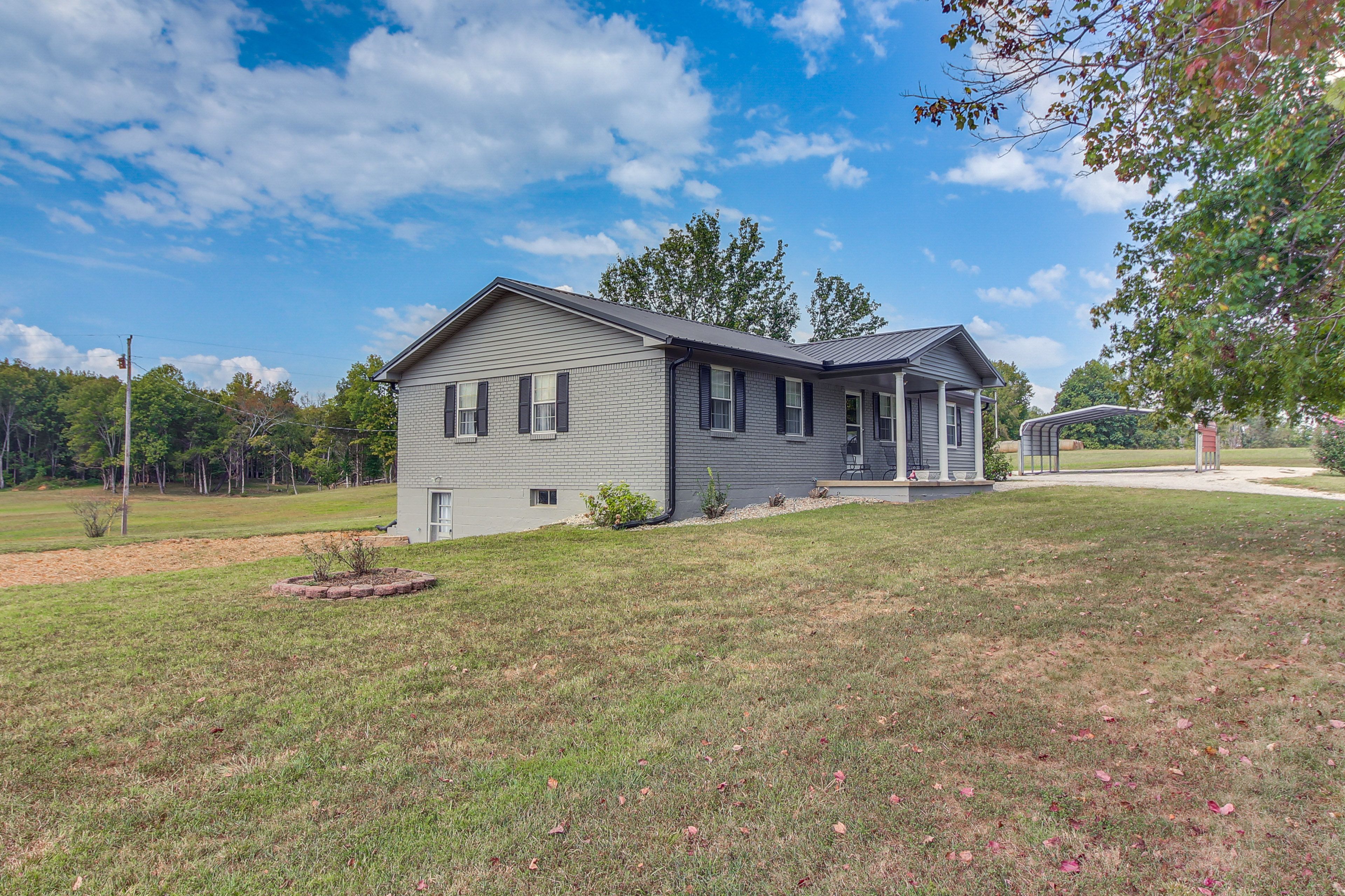 Parking | Driveway (5 Vehicles)