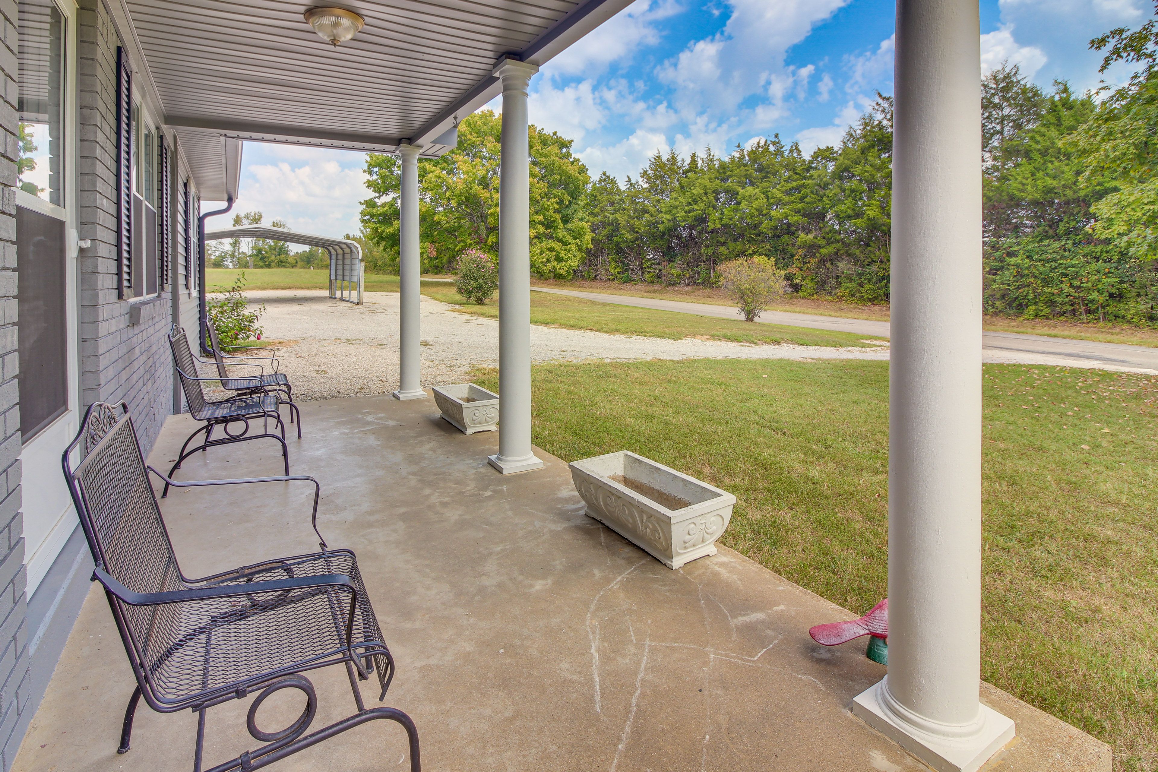 House Exterior | Furnished Porch