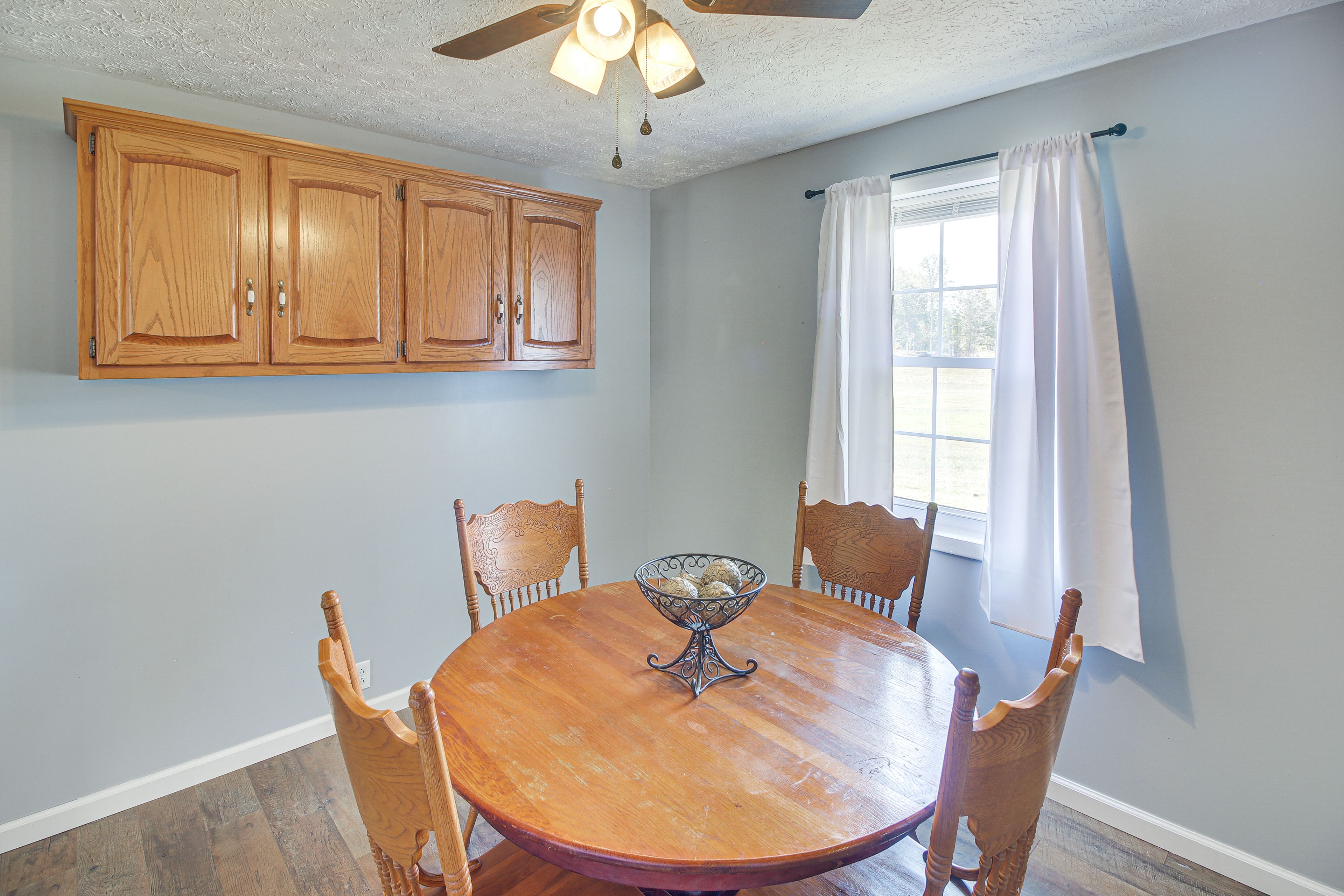 Dining Table | Dishware/Flatware | Main Floor