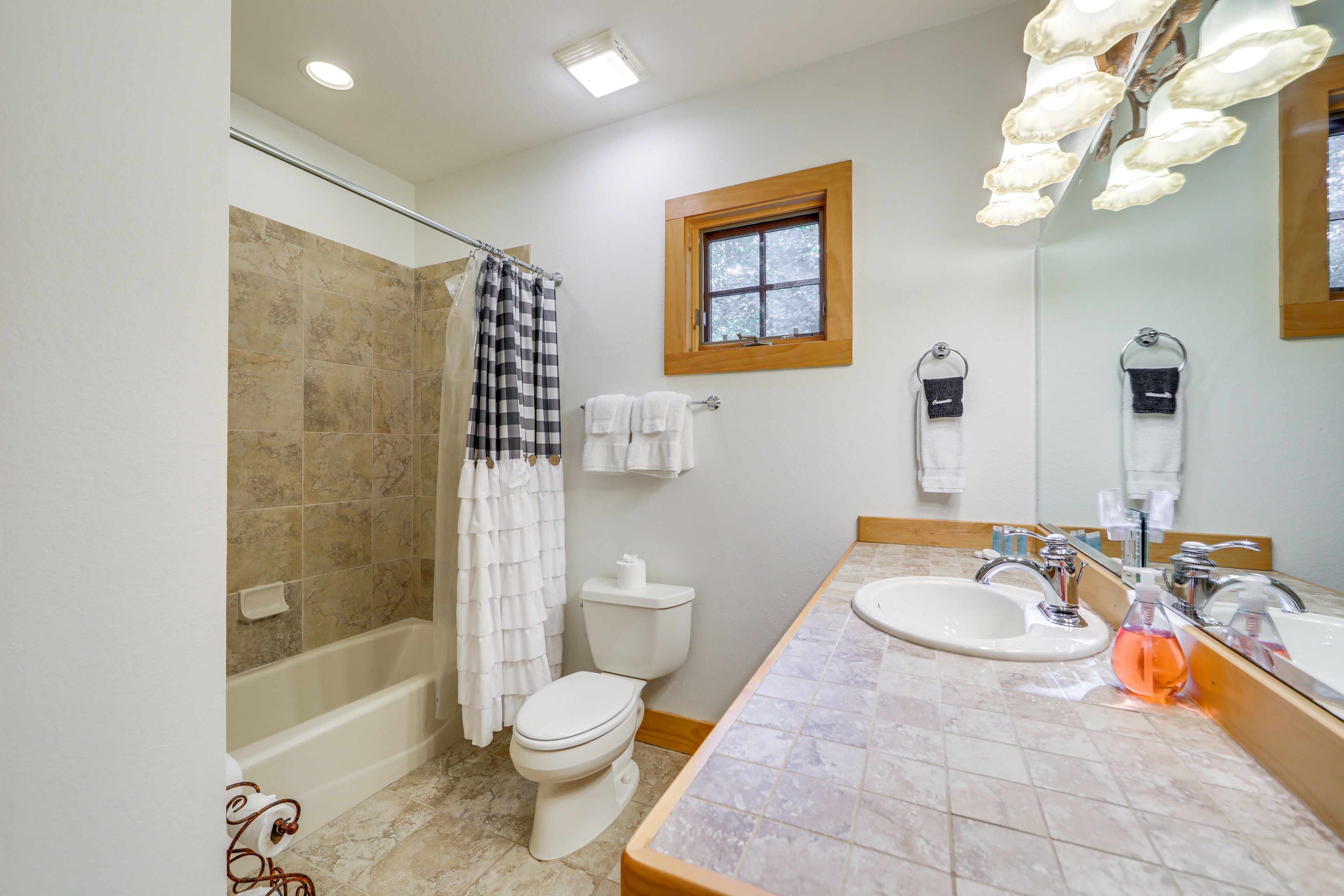 Full Bathroom | Lower Level