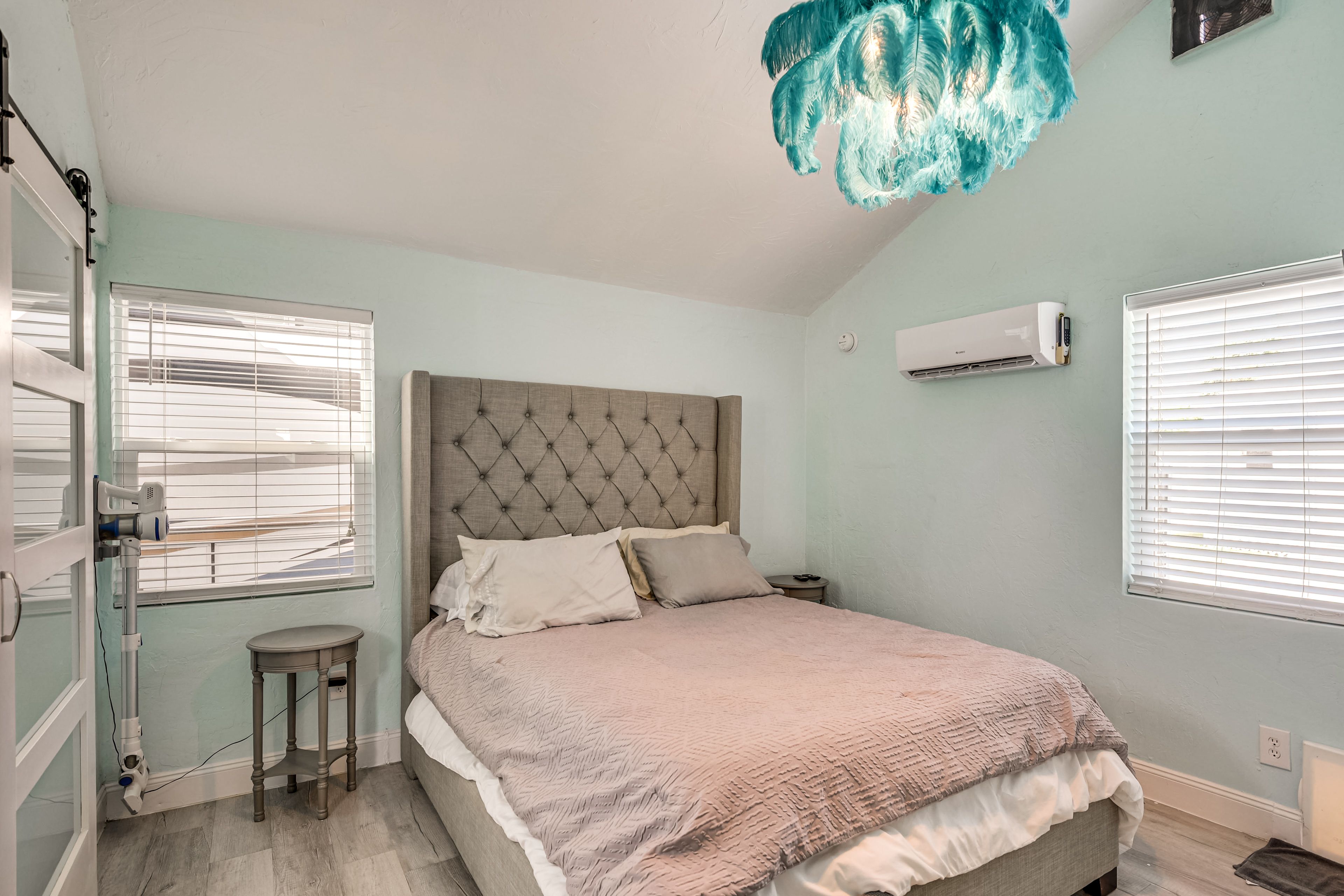 Bedroom 2 | Queen Bed