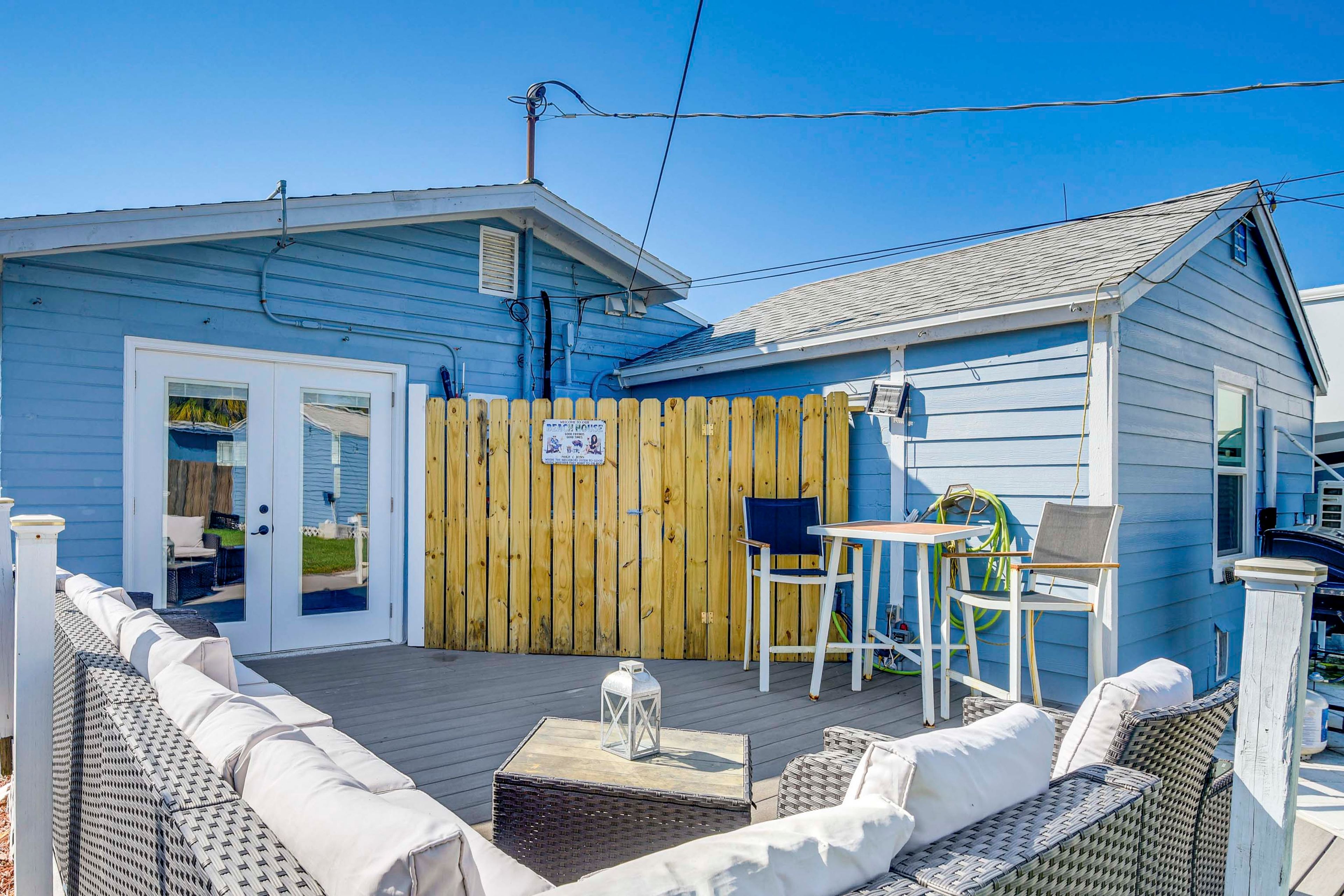 Ormond Beach Vacation Rental | 2BR | 2BA | 900 Sq Ft | Small Step to Enter