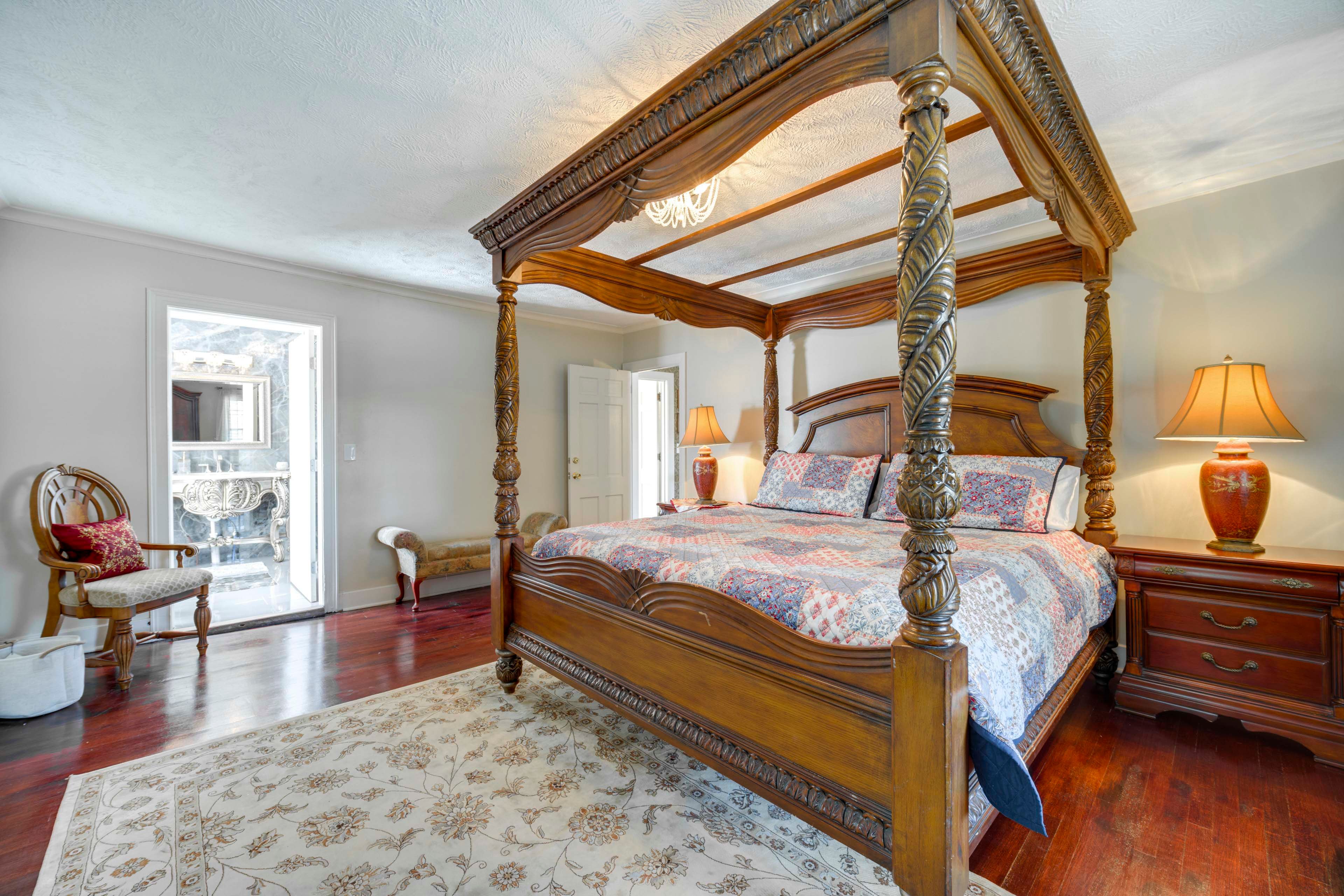 Bedroom 1 | King Bed | 2nd Floor