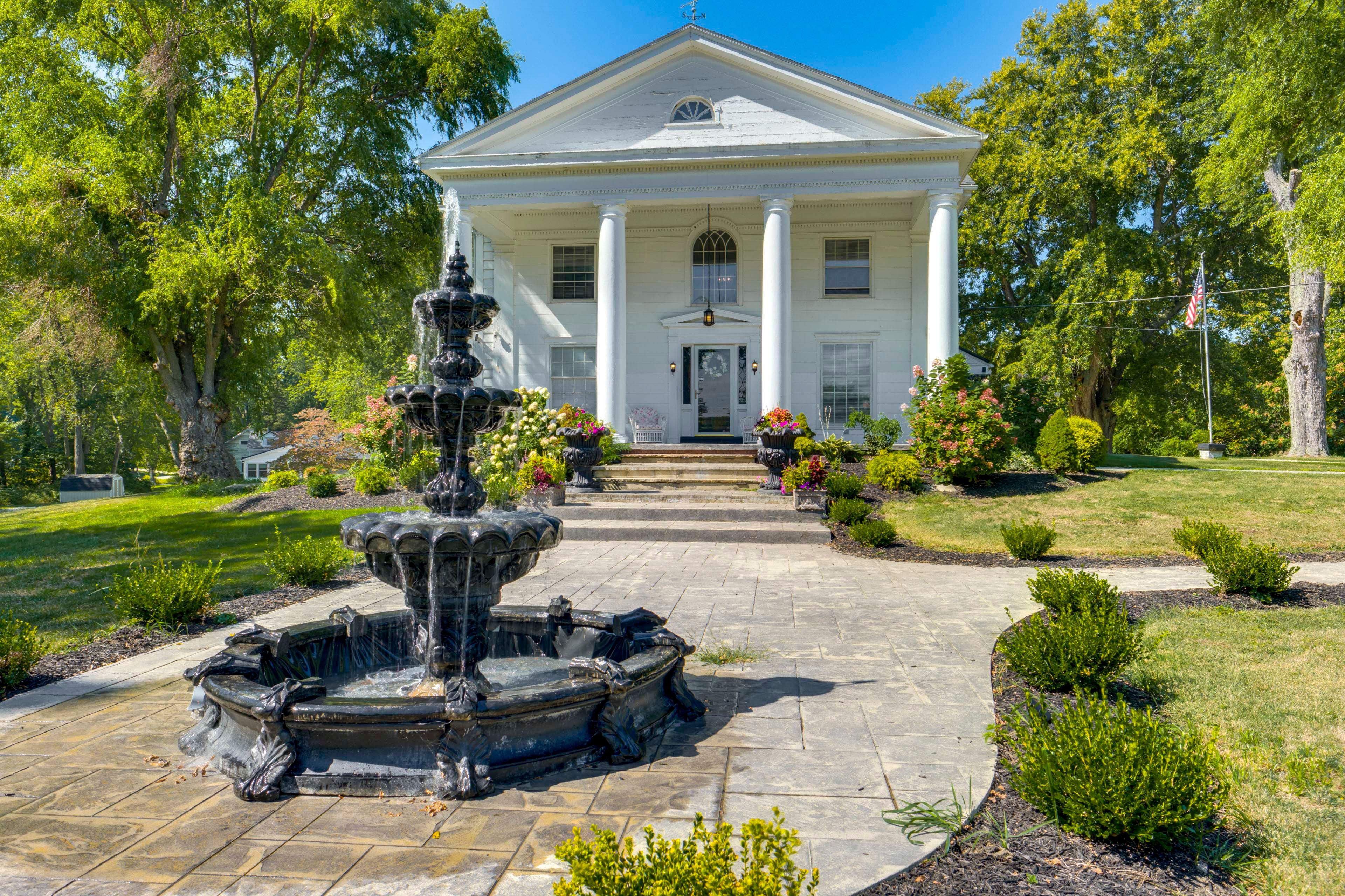 Conneaut Vacation Rental | 5BR | 3BA | Stairs Required | 3,000 Sq Ft