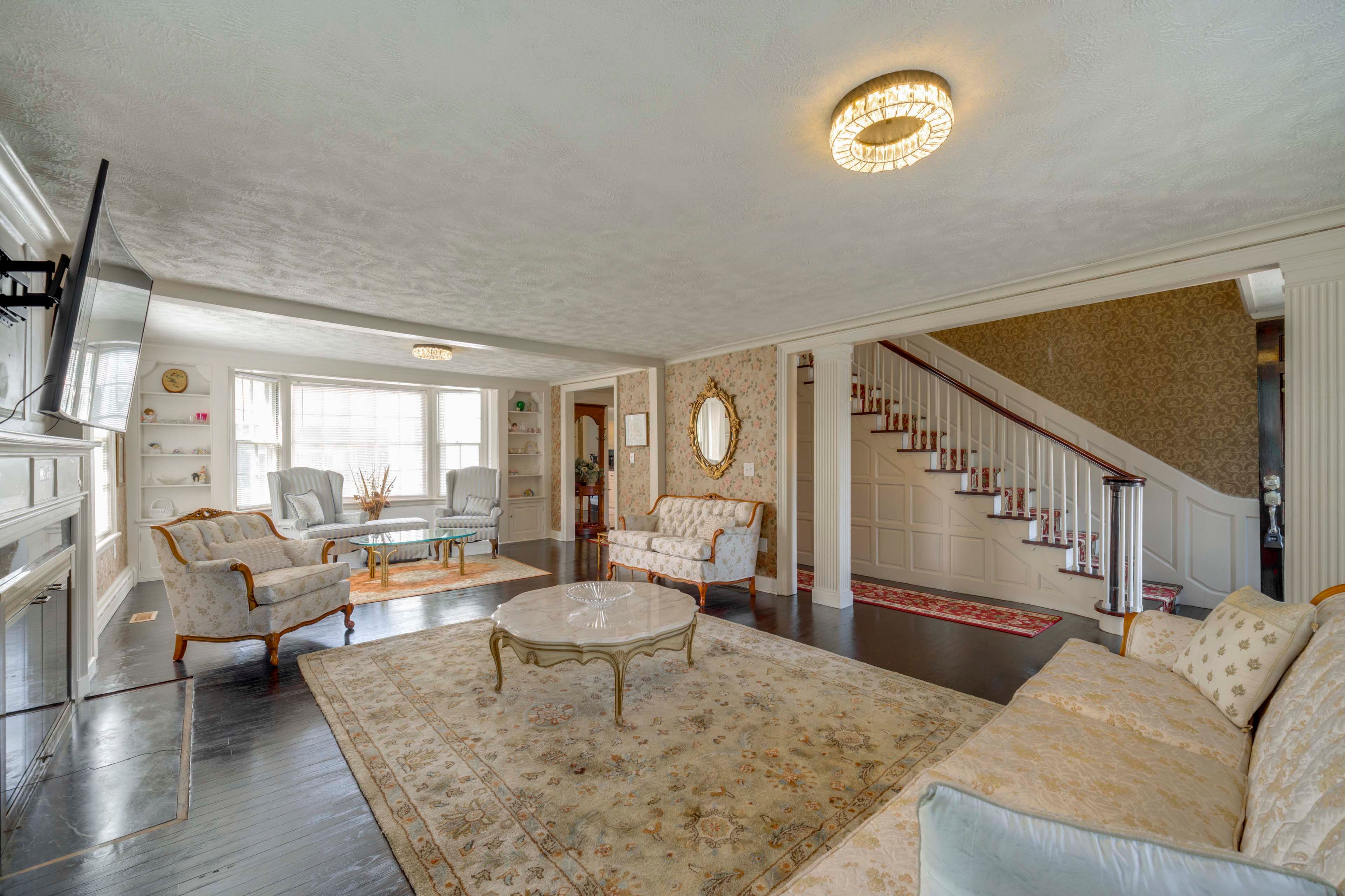 Living Room | Smart TV | Fireplace | 1st Floor