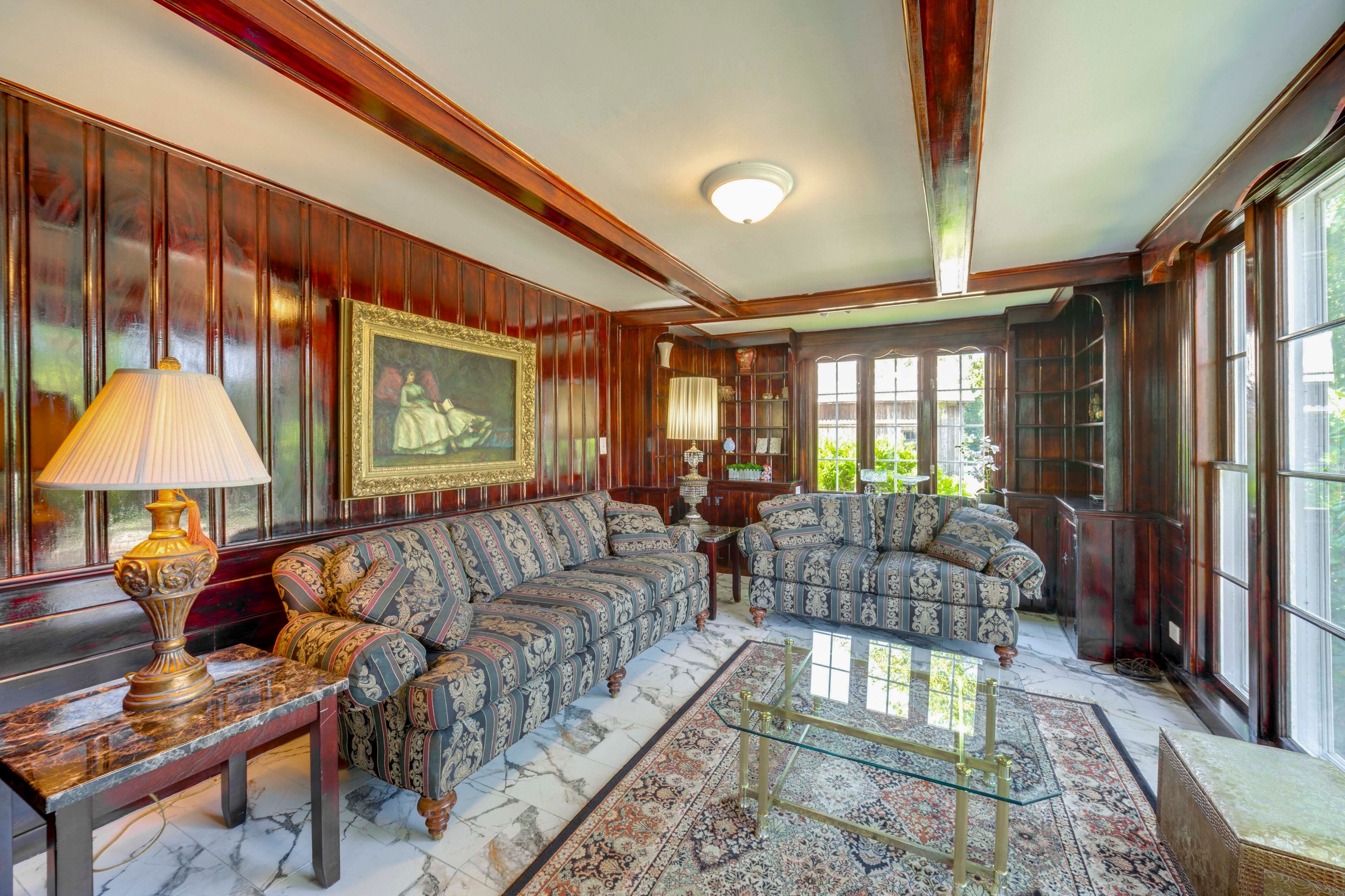 Sitting Room | 1st Floor