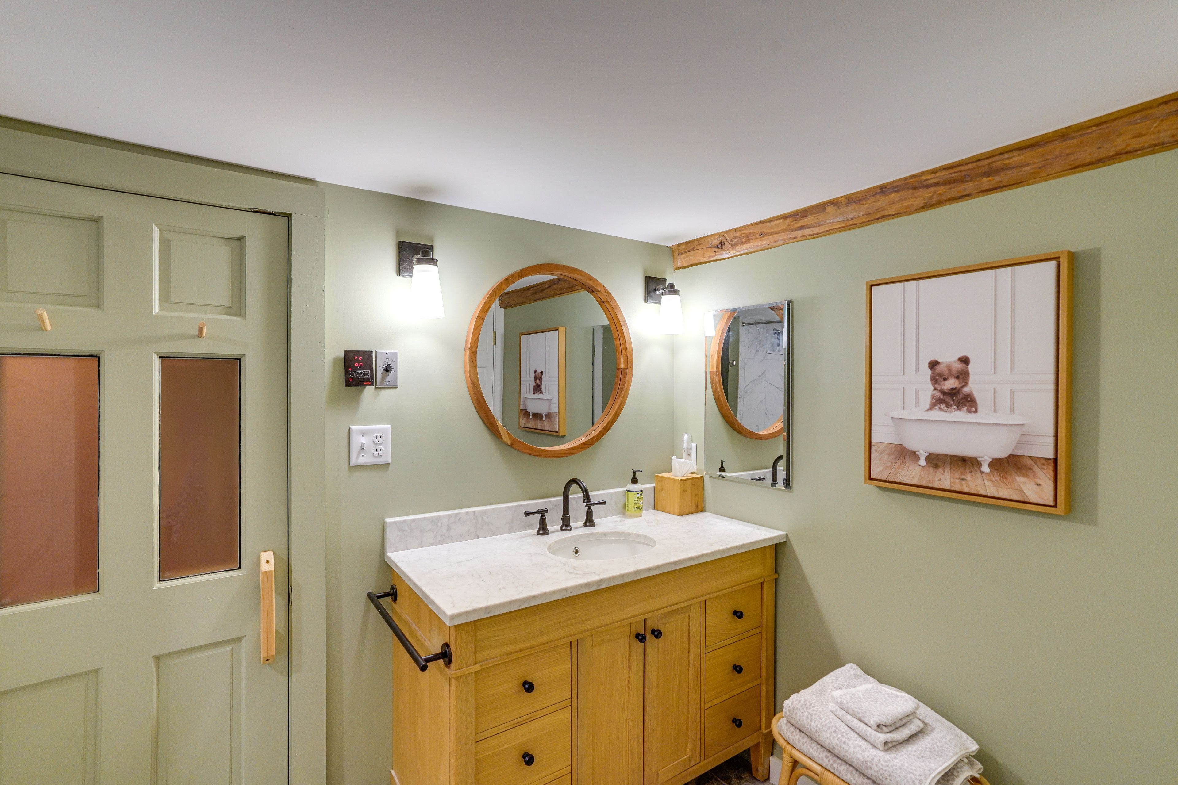 Full Bathroom | 1st Floor