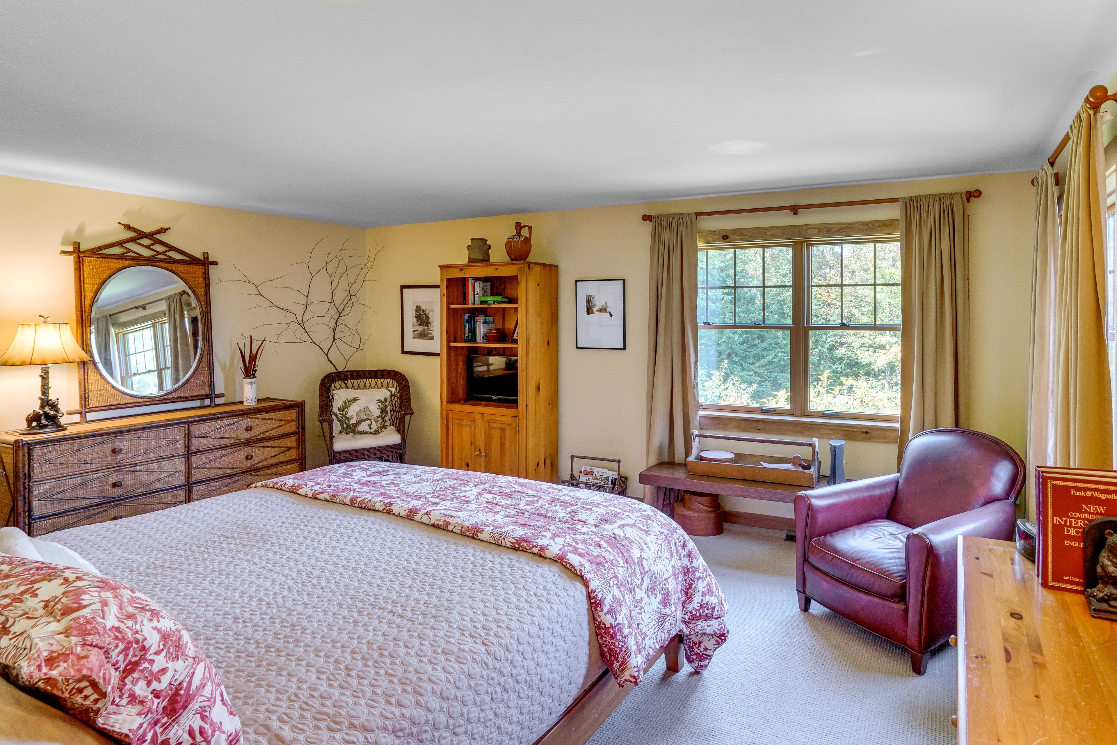 Bedroom 1 | King Bed | 1st Floor