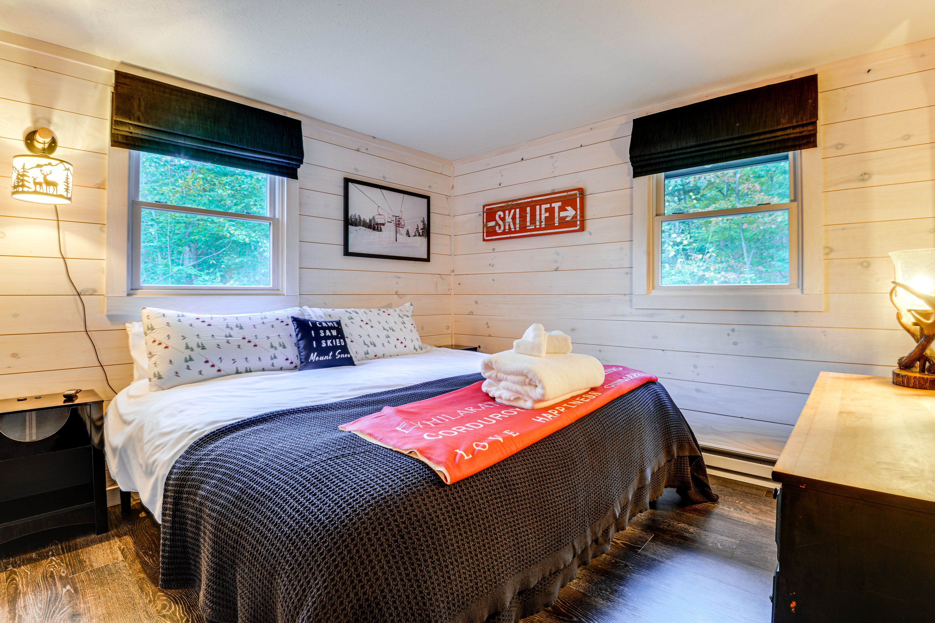 Bedroom 2 | King Bed | Smart TV | 2nd Floor