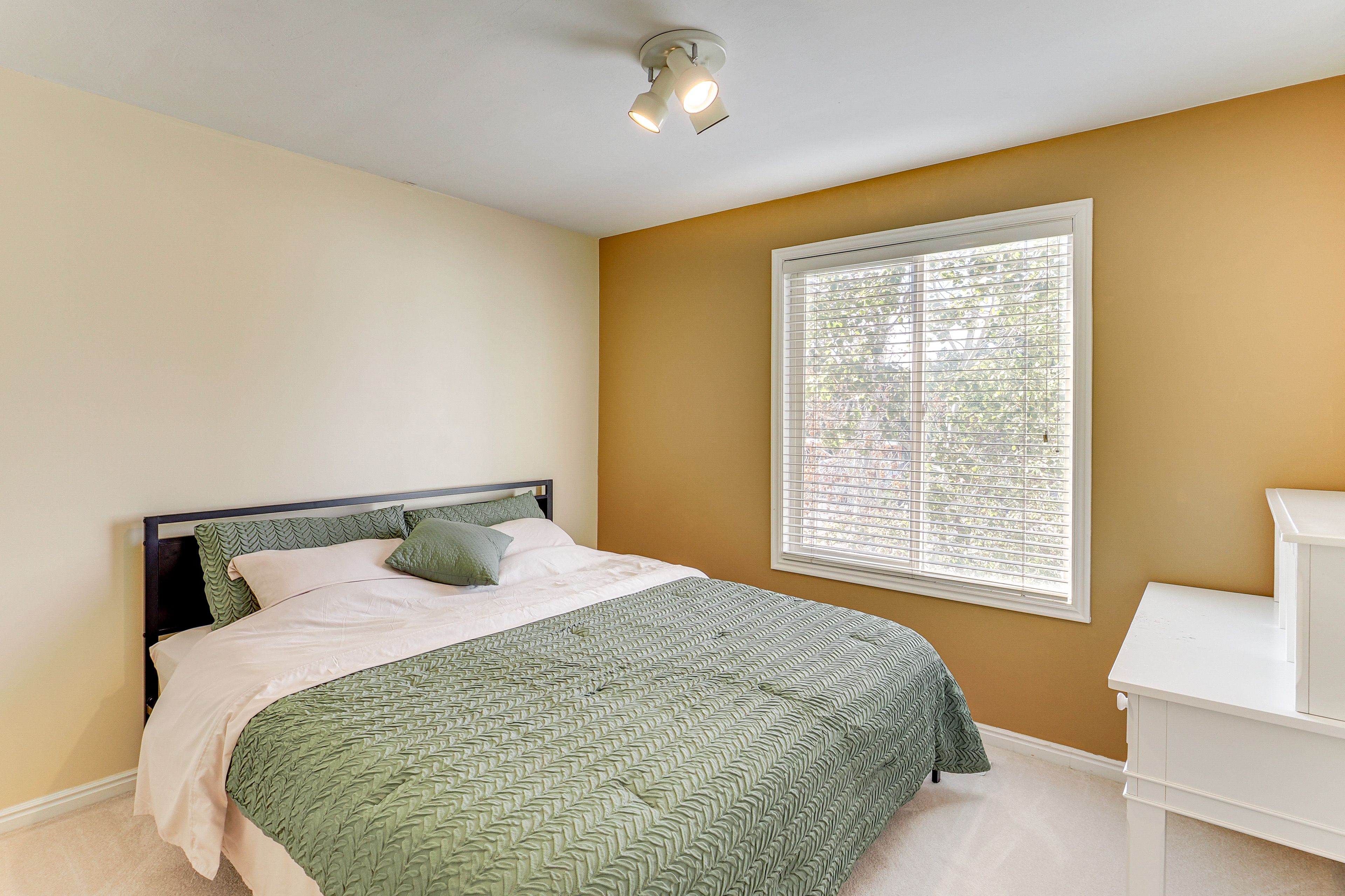 Bedroom 3 | King Bed | Main Floor