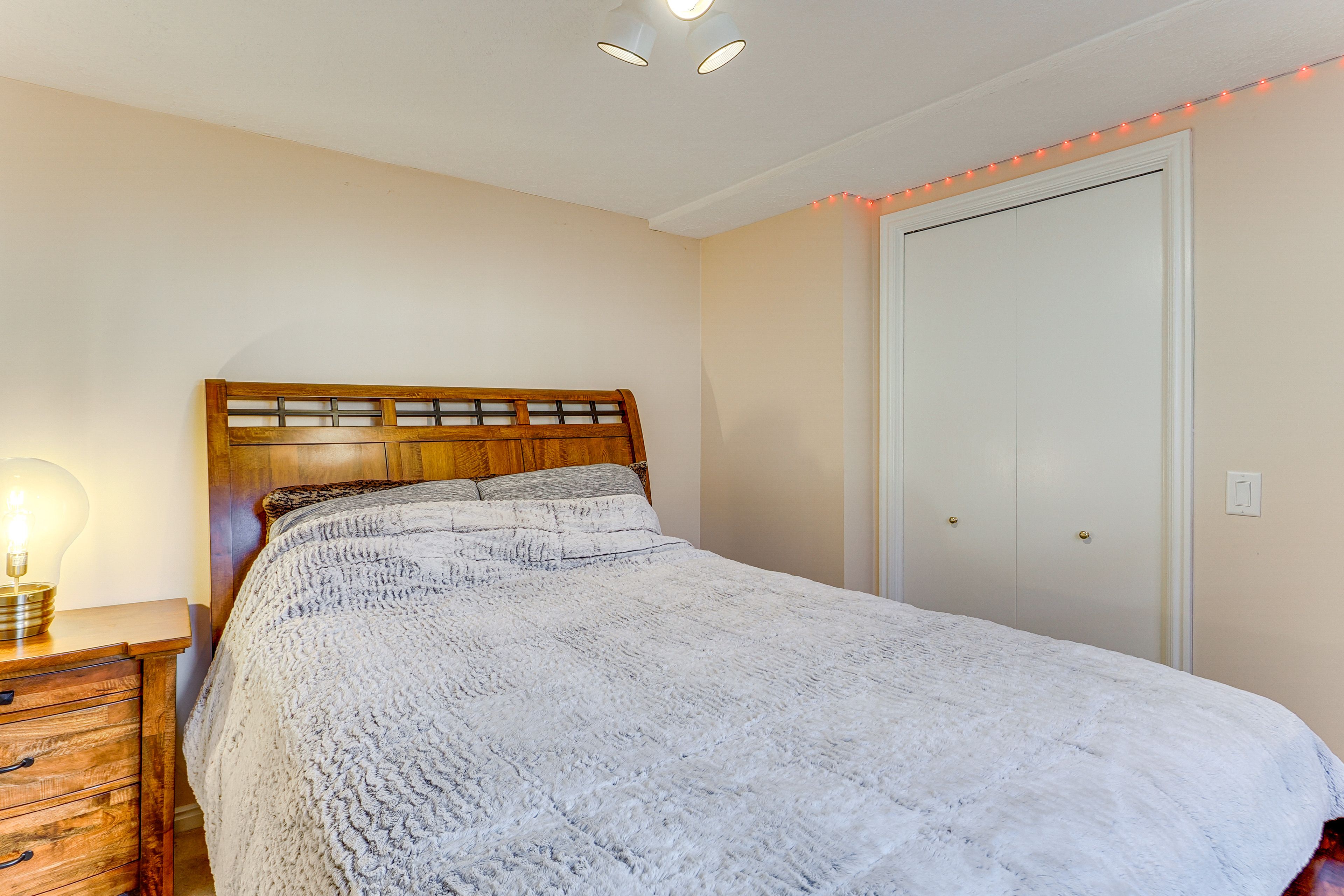 Bedroom 4 | Full Bed | Lower Floor