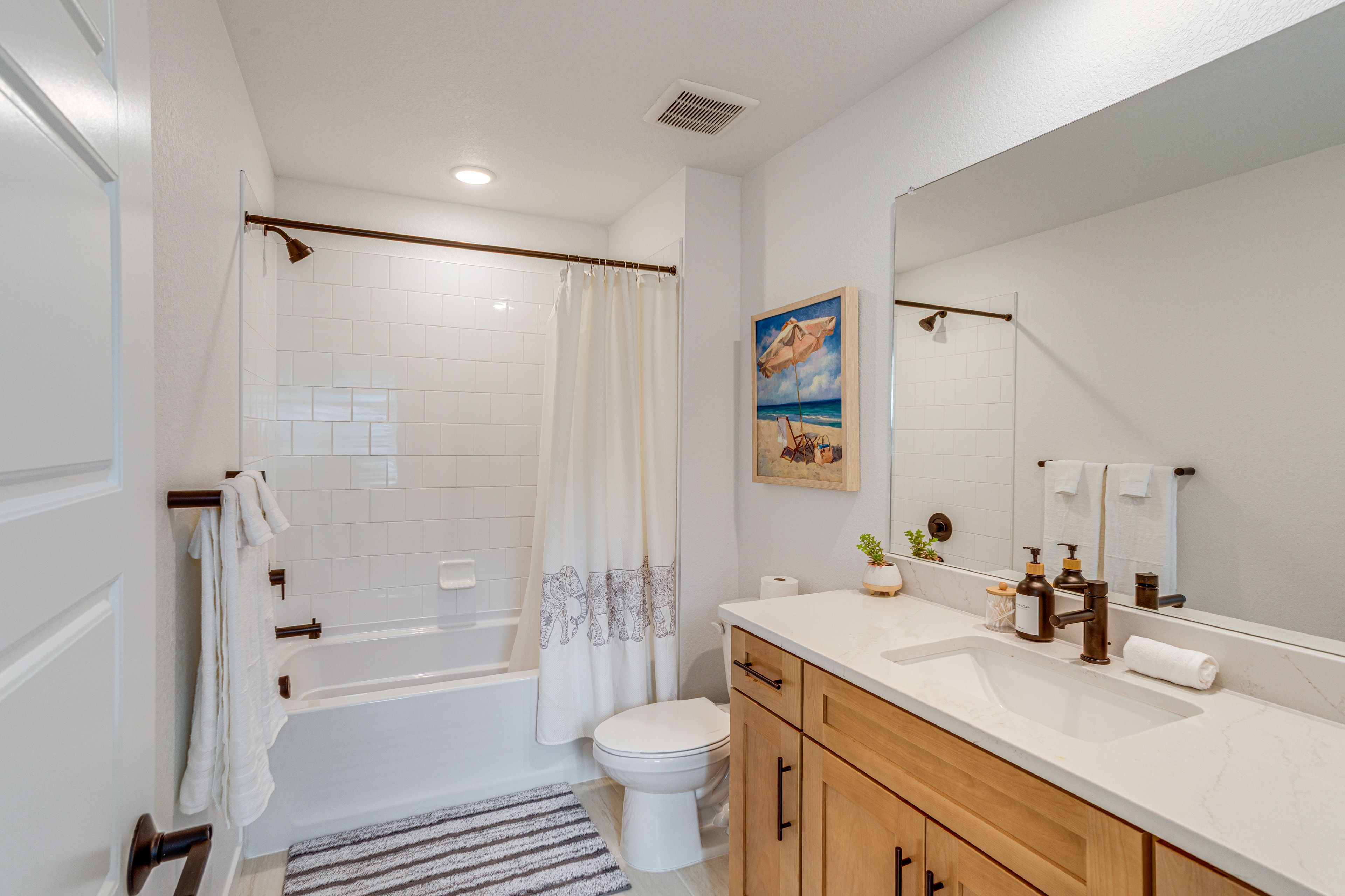 Full Bathroom | 2nd Floor