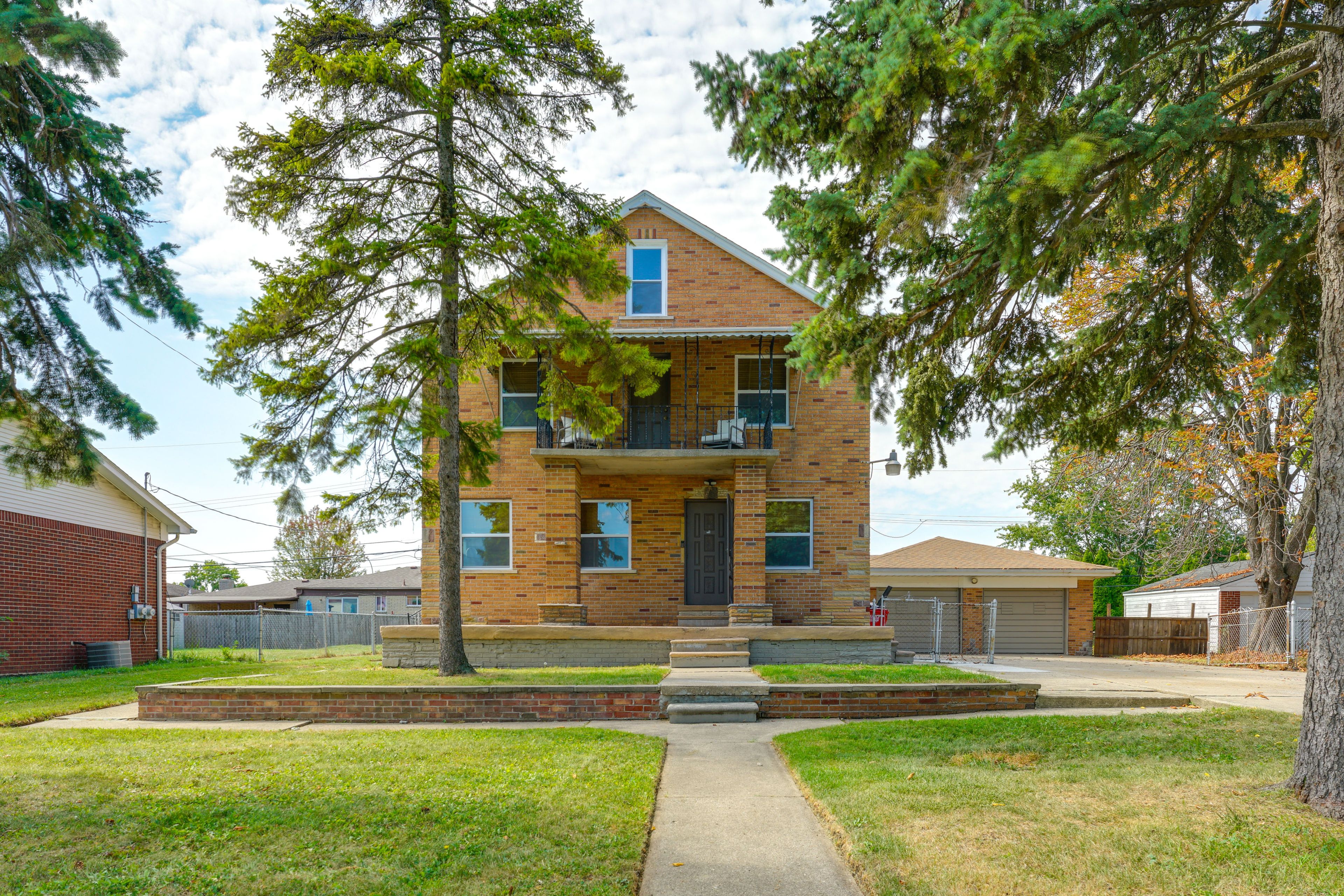 Duplex Exterior | Single-Story Unit
