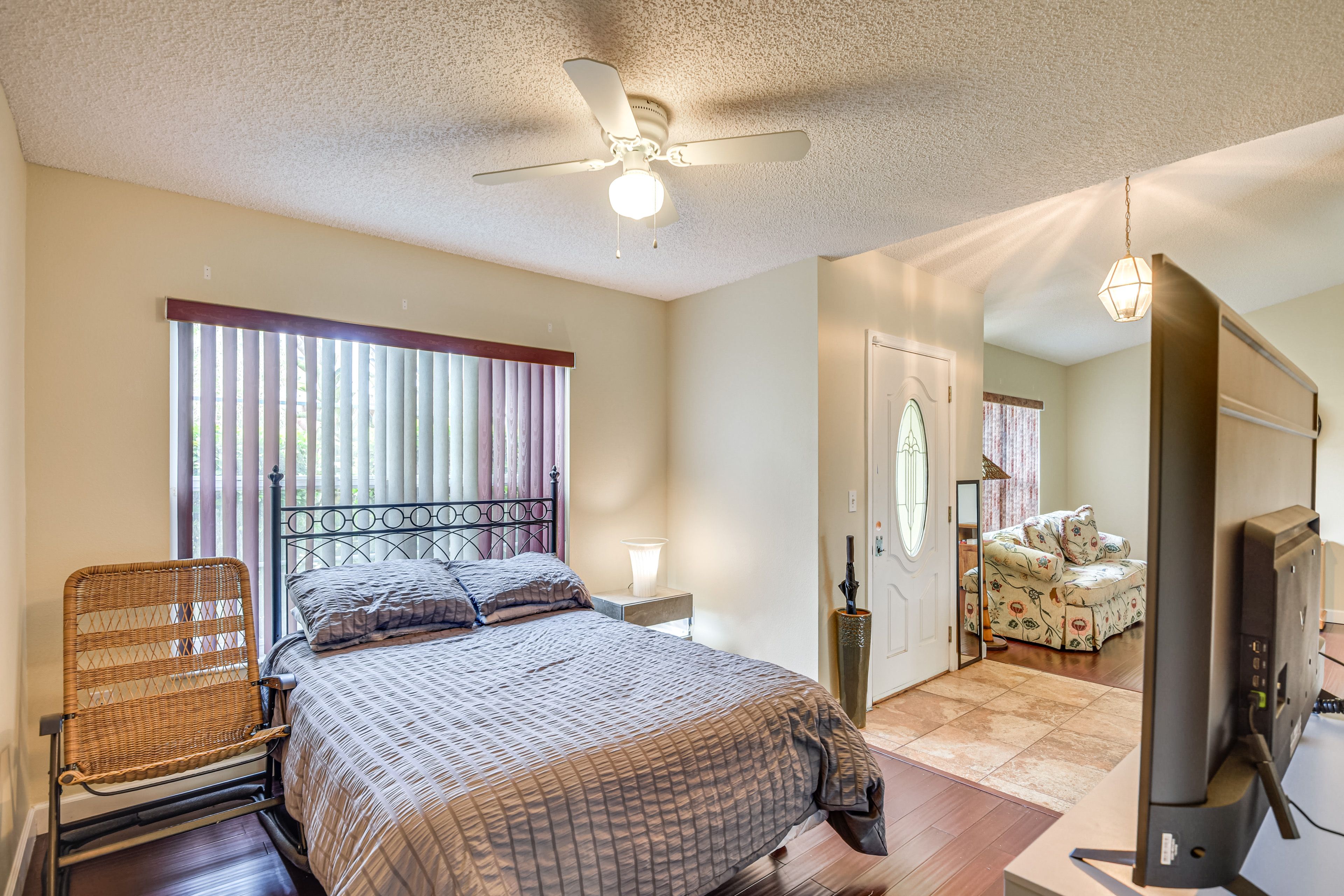 Bonus Room | Full Bed | Smart TV