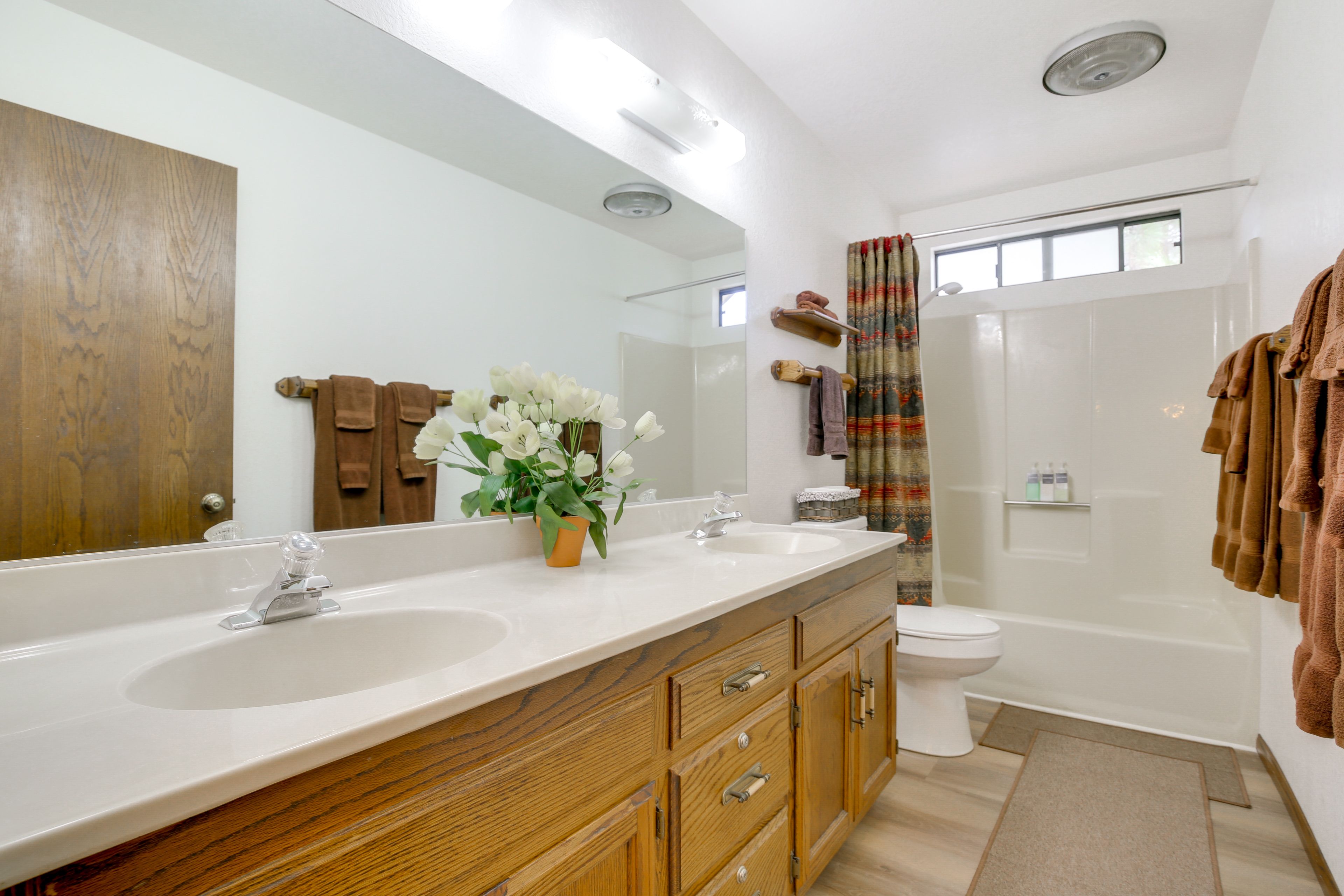 Bathroom | 2nd Floor