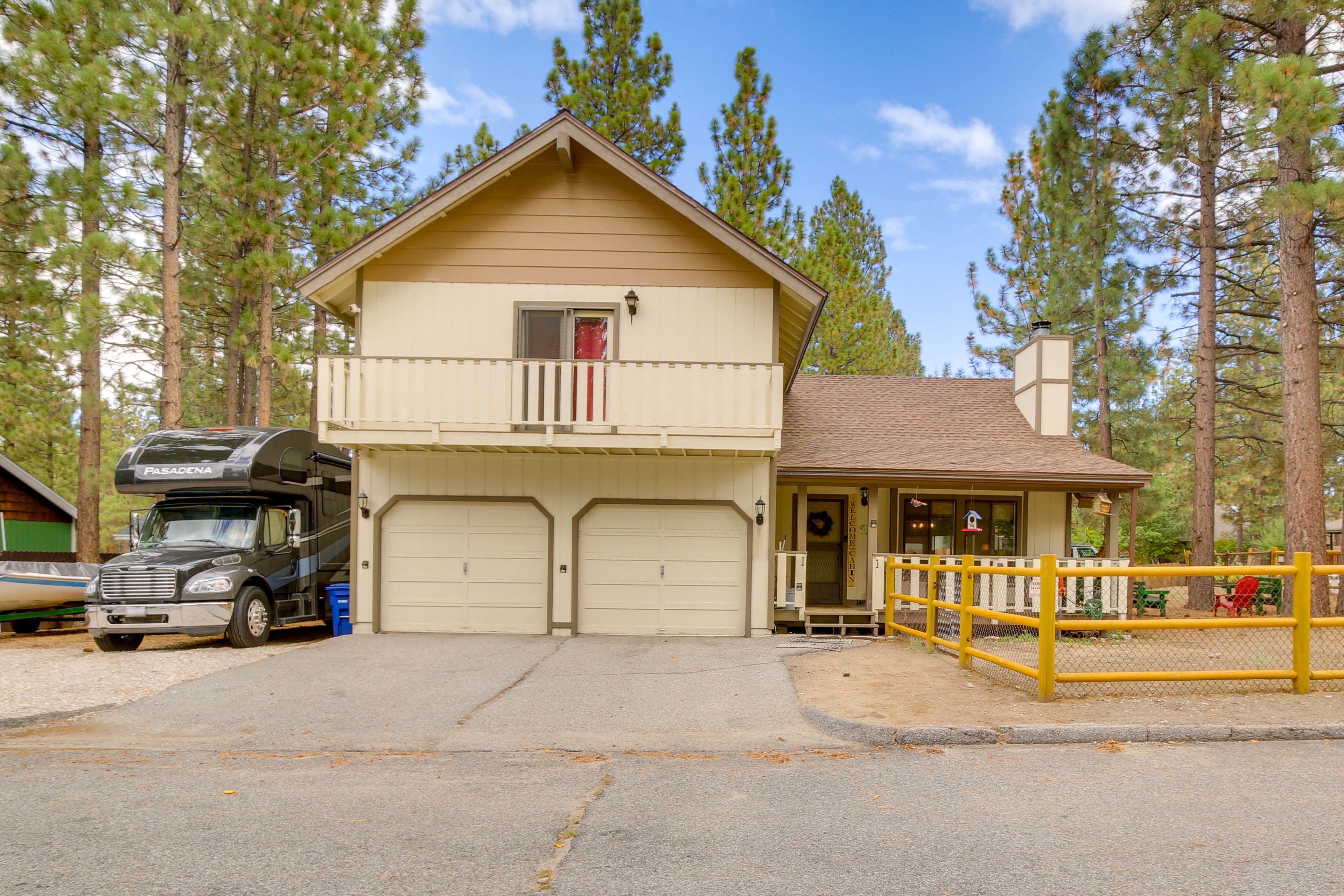 Parking | Driveway (3 Vehicles)
