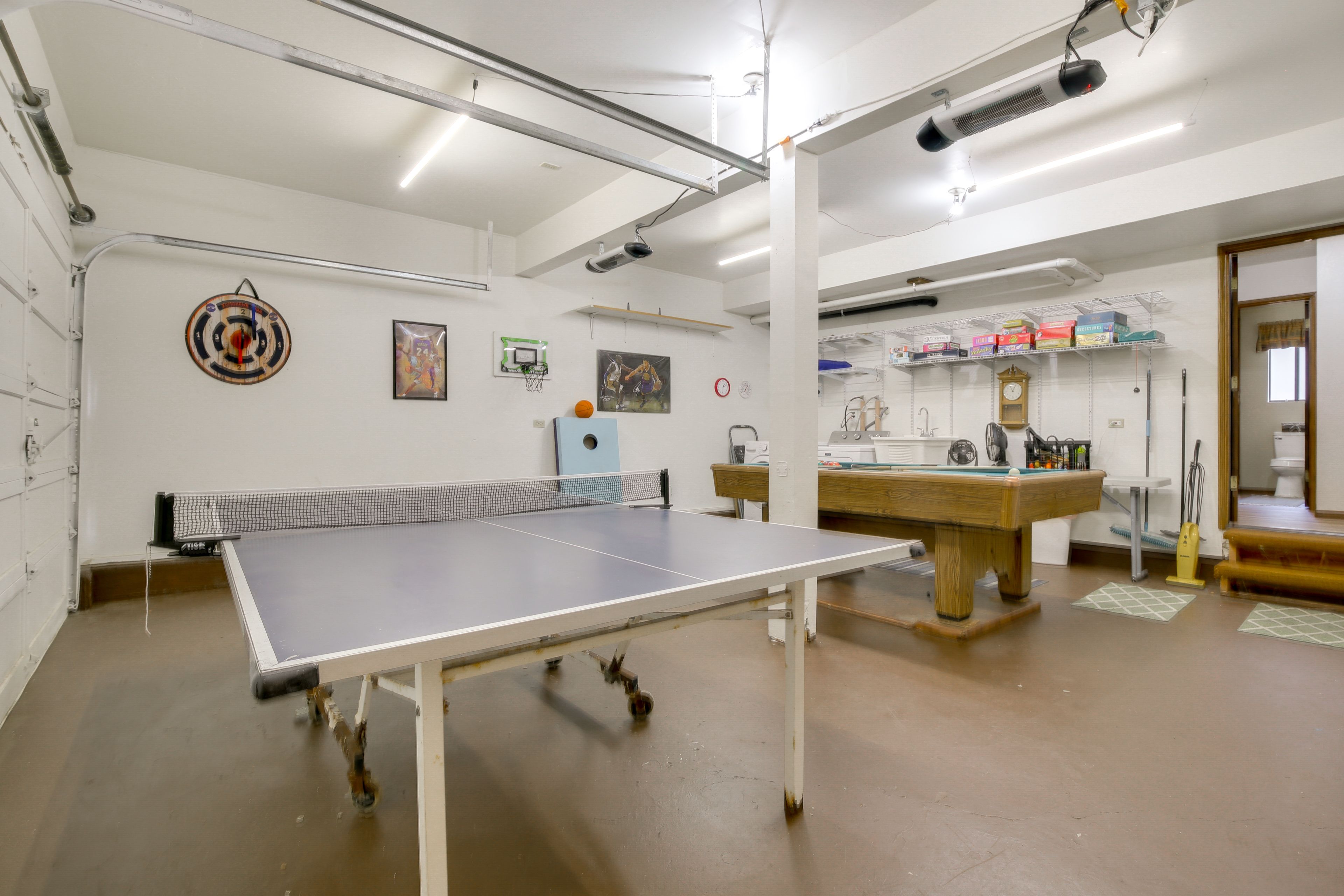 Garage Game Room | Pool Table | Laundry Machines | 1st Floor