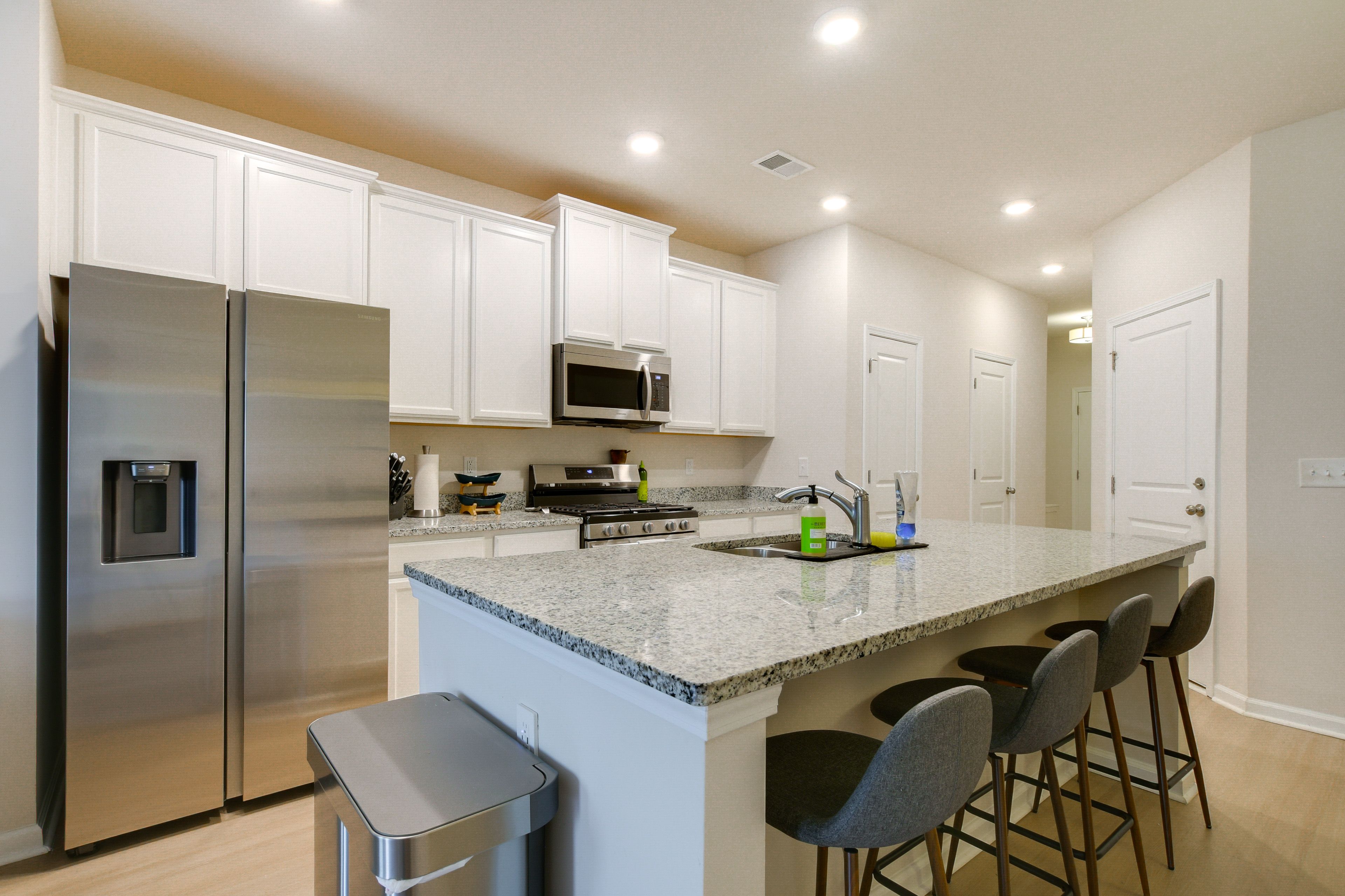 Property Interior | Central A/C & Heating | Free WiFi