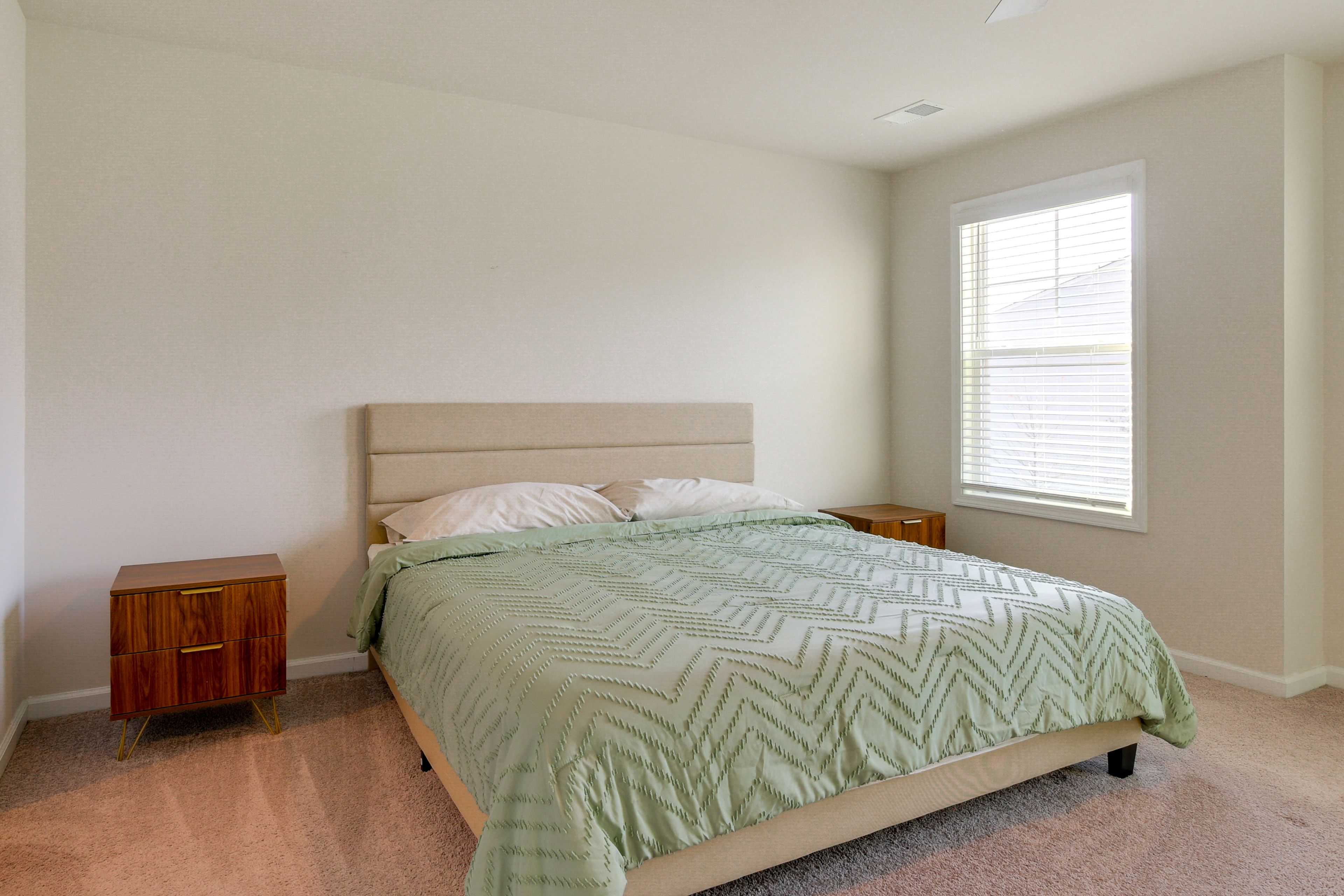 Bedroom 2 | 2nd Floor | King Bed | Smart TV