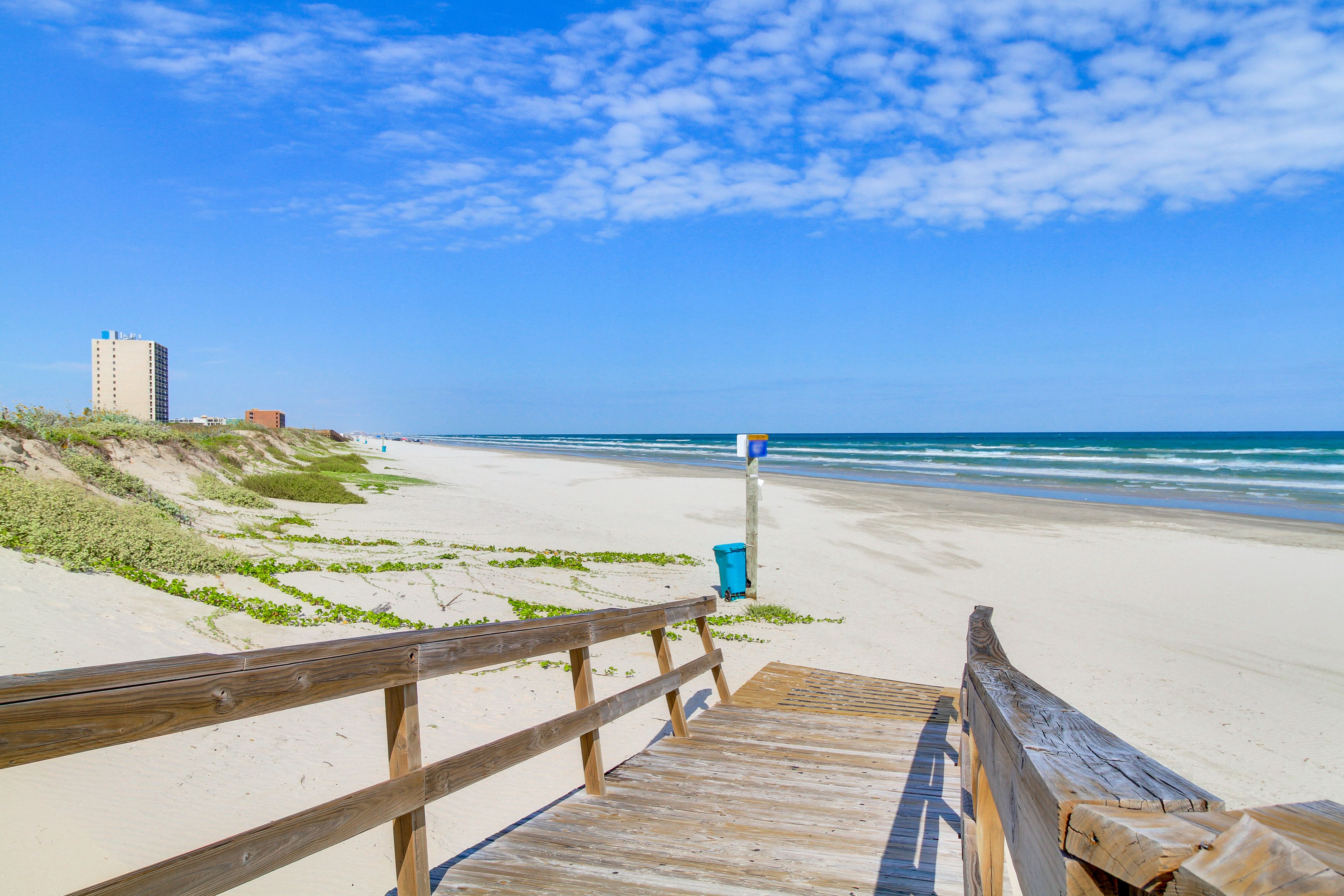 Community Amenities | Beach Access | Outdoor Pool & Hot Tub | Grilling Area