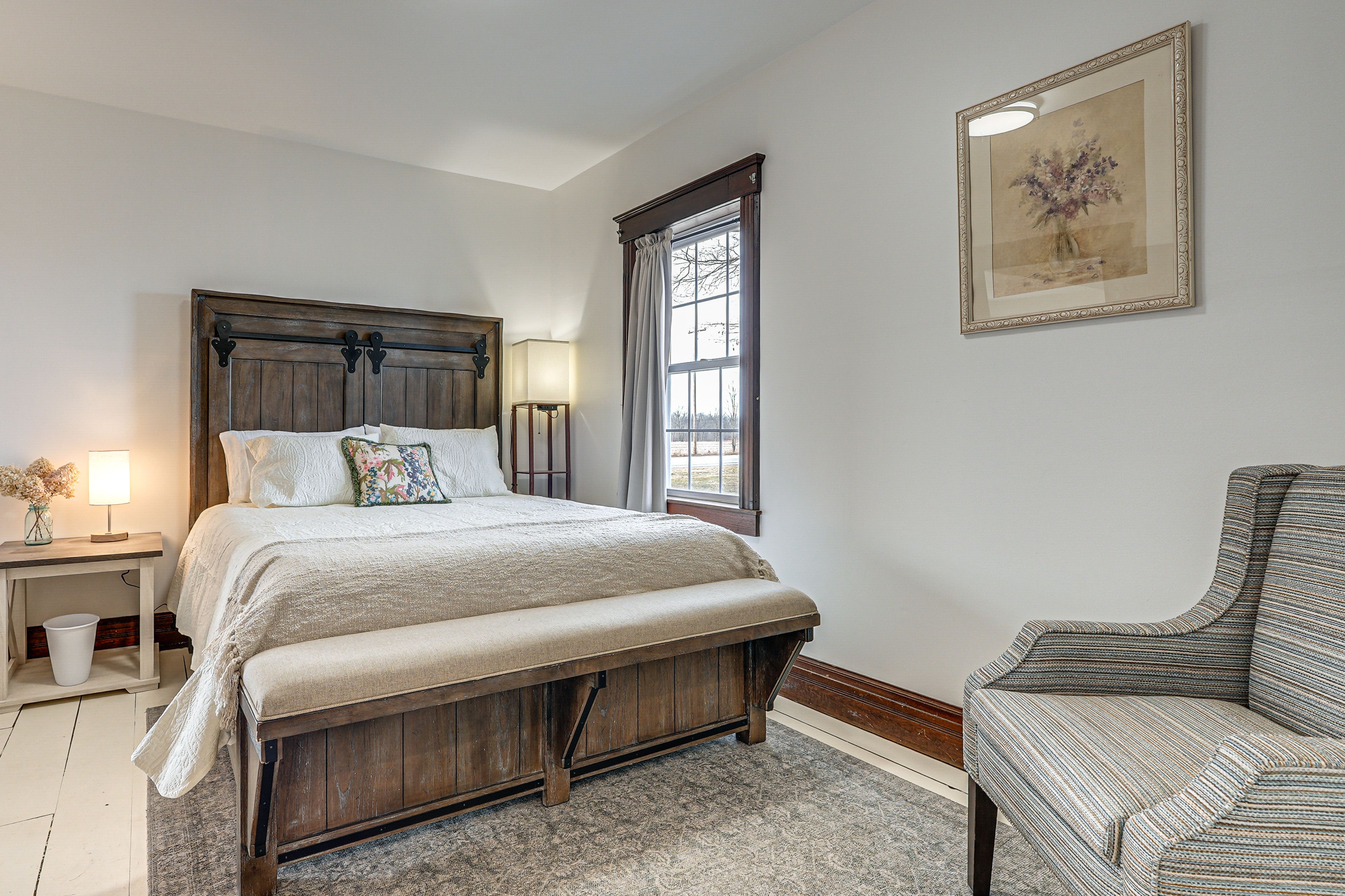 Bedroom 1 | Queen Bed | 1st Floor