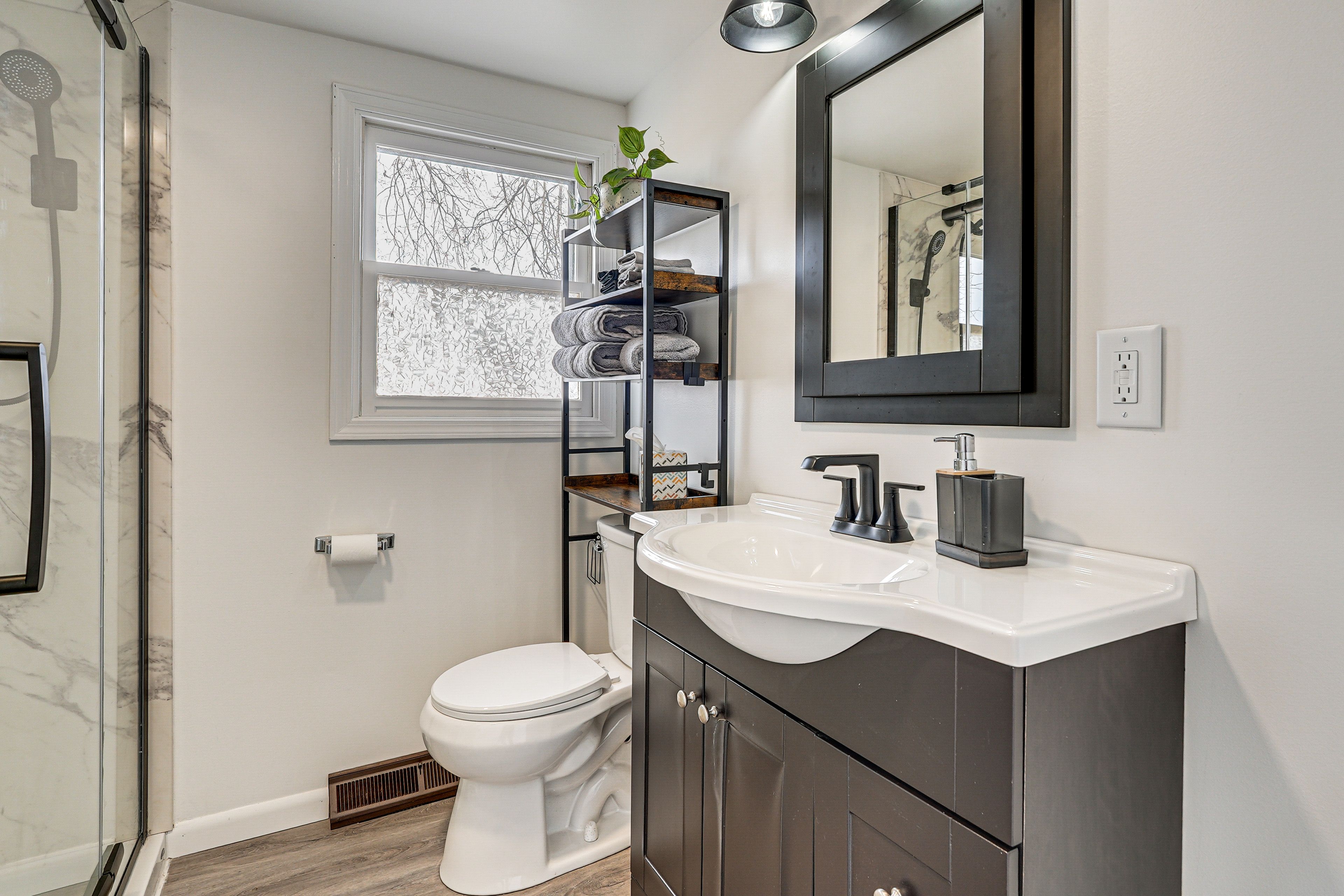 Full Bathroom | 1st Floor