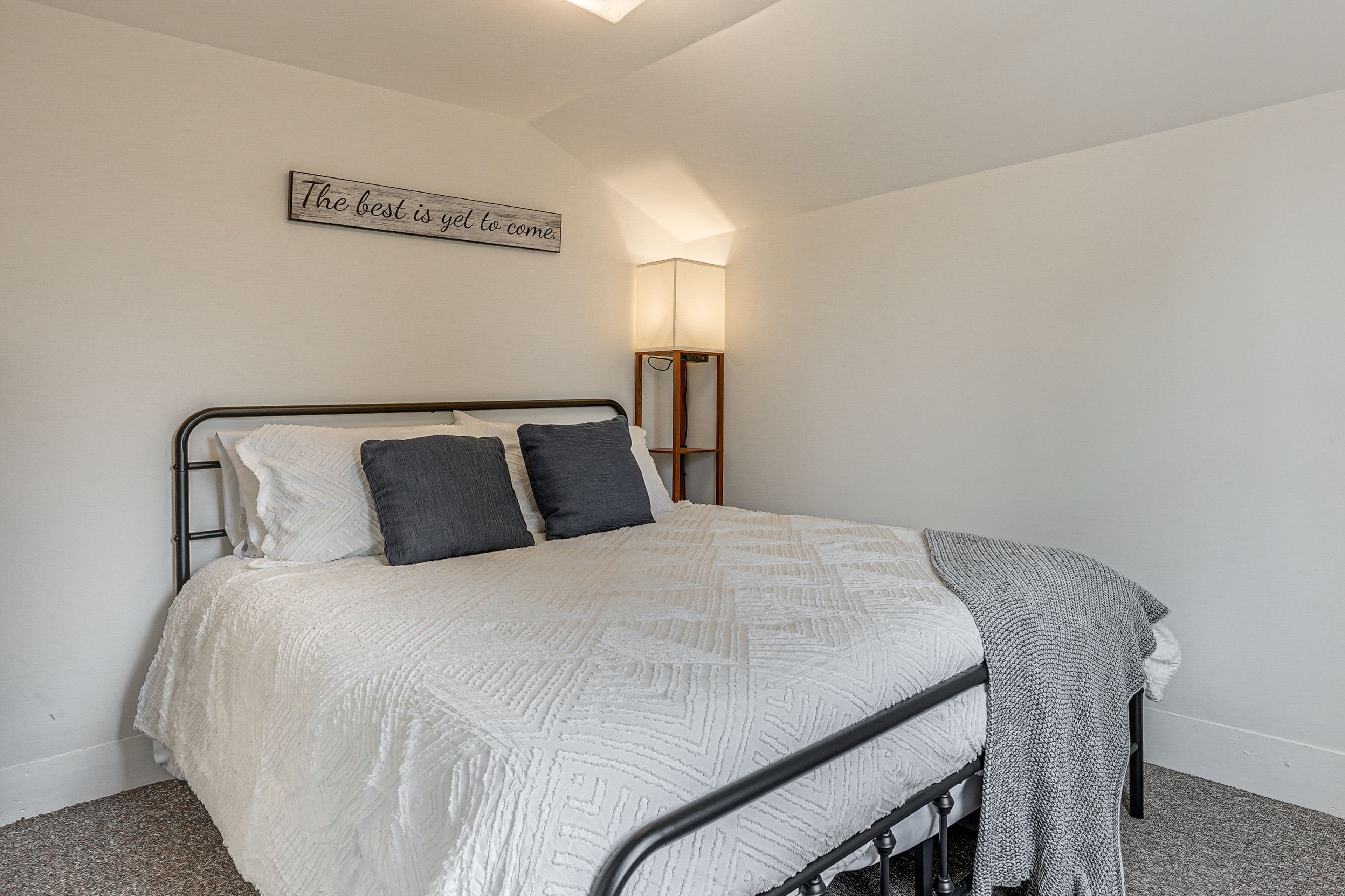 Bedroom 5 | Queen Bed | 2nd Floor