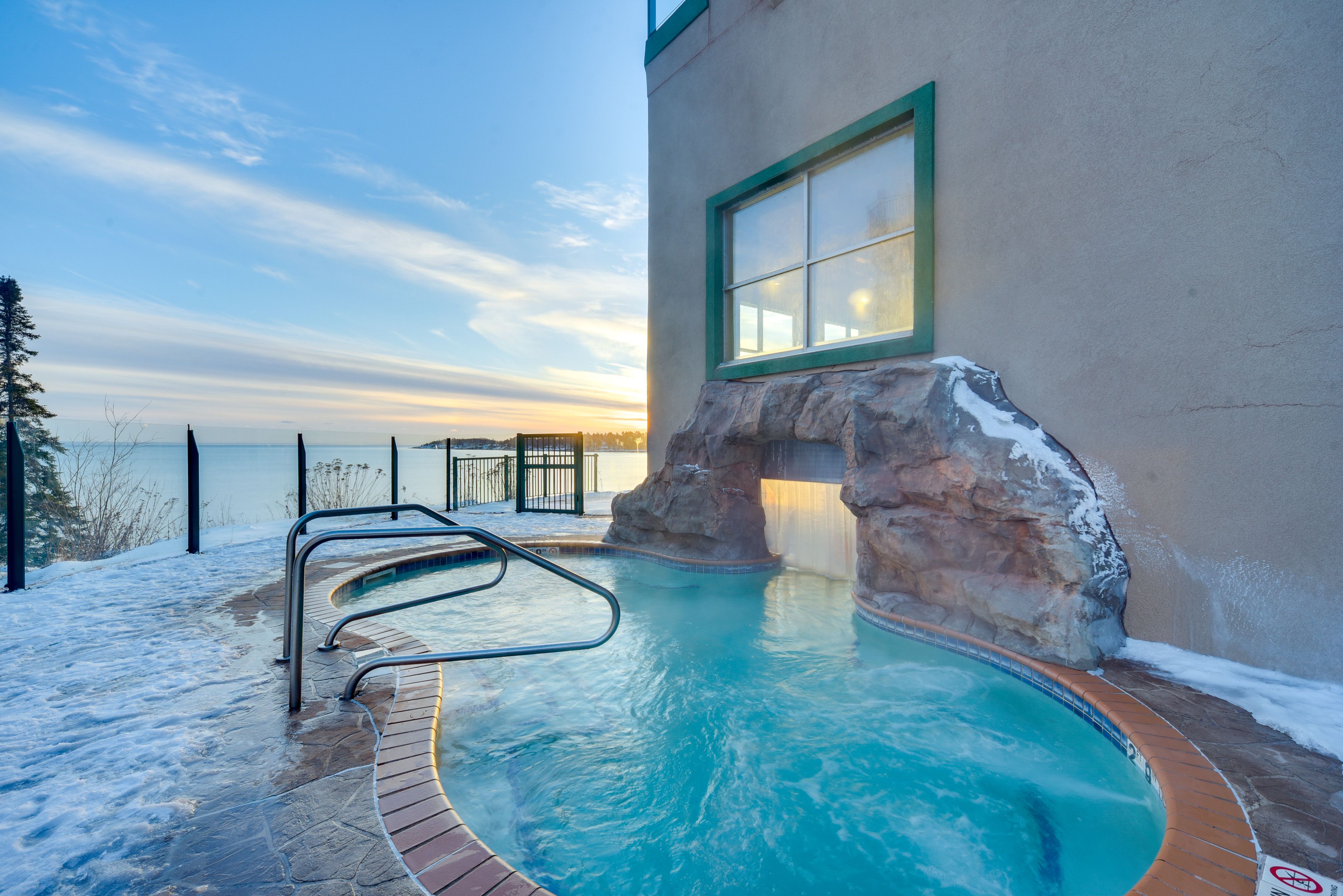 Superior Shores Burlington Bay | Community Hot Tub