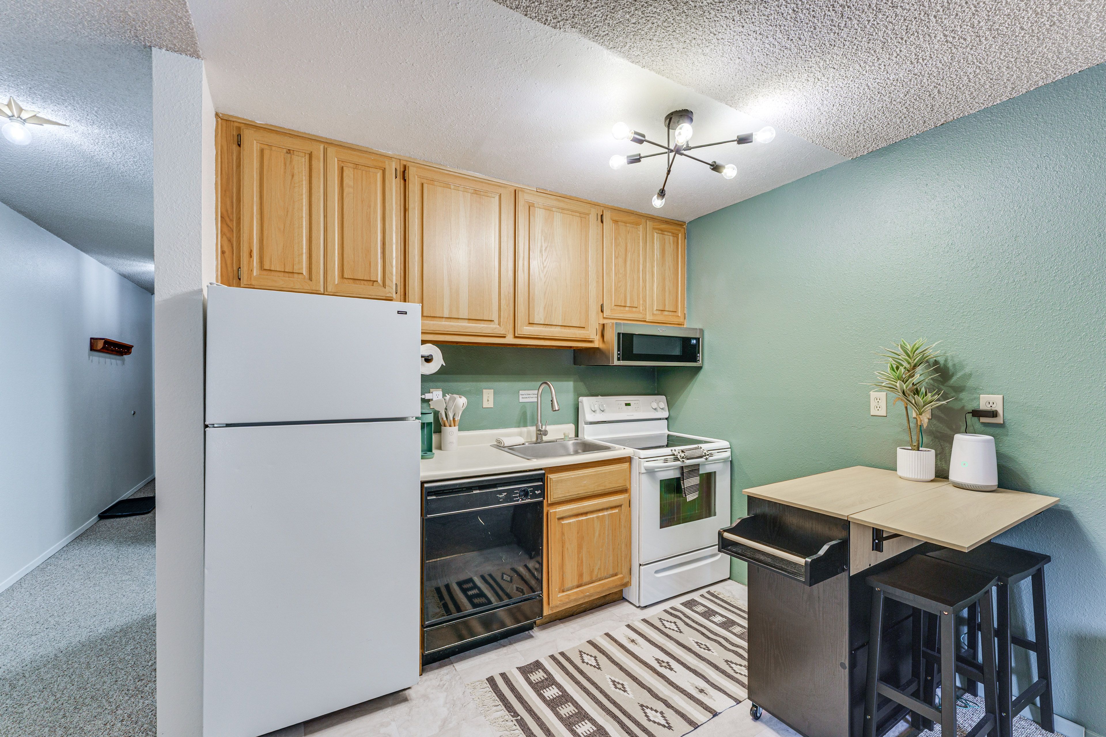 Kitchen | Keurig Coffee Maker | Dishwasher | Cooking Basics