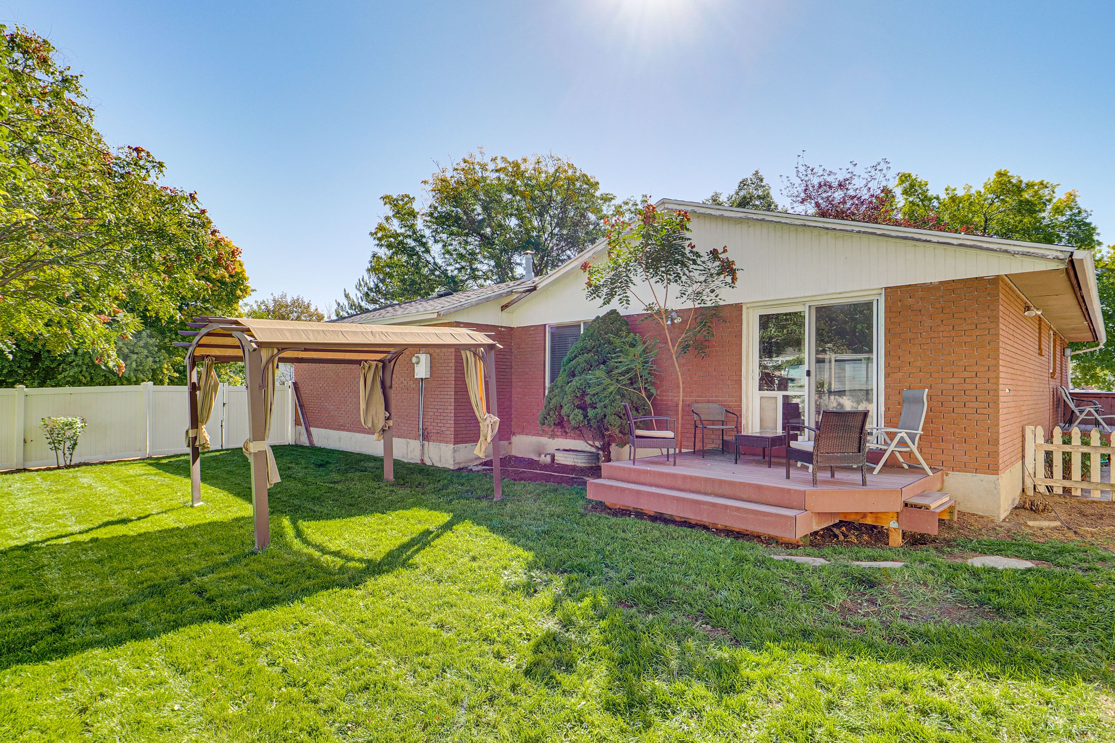 West Jordan Vacation Rental | 6BR | 3BA | 2,300 Sq Ft | 4 Steps Required