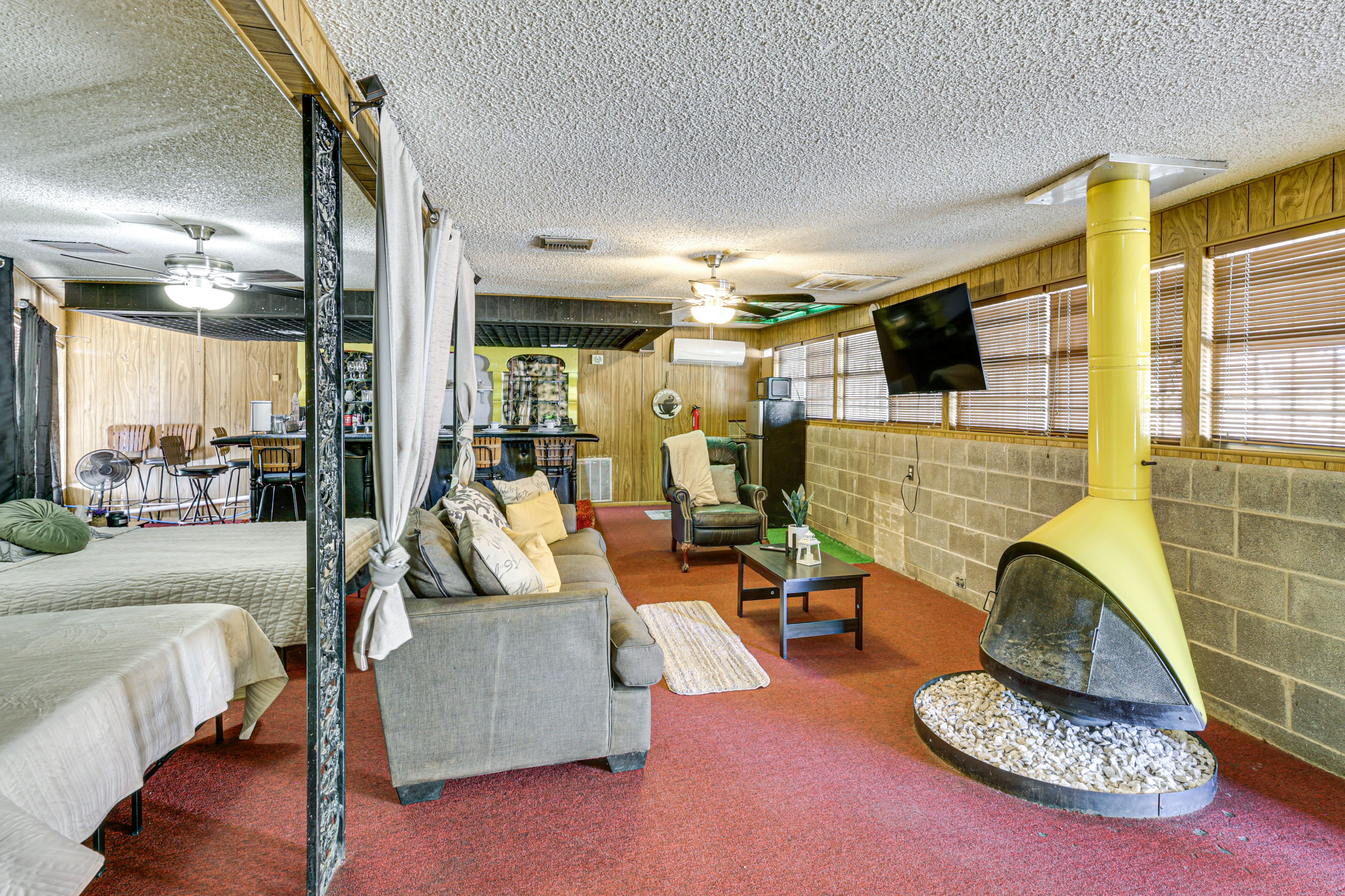 Living Area | Smart TV