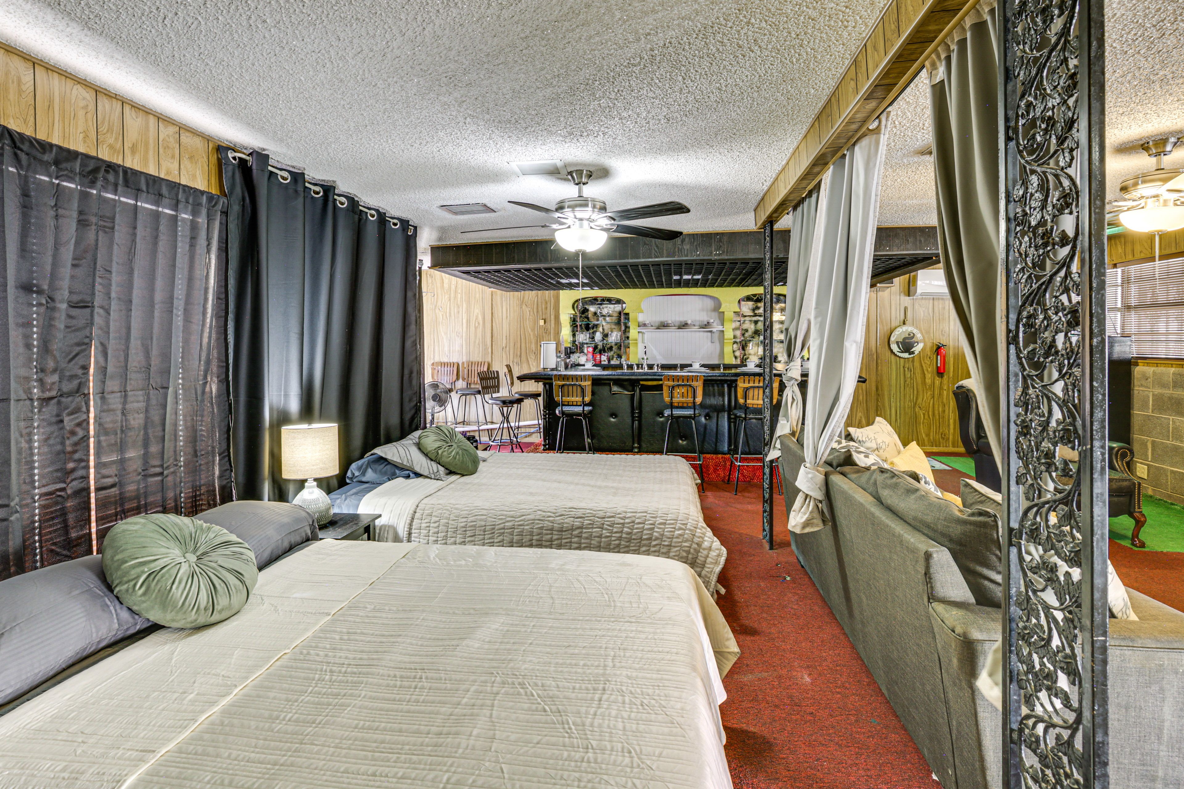 Studio | Queen Bed | Full Bed | Central Air Conditioning/Heat