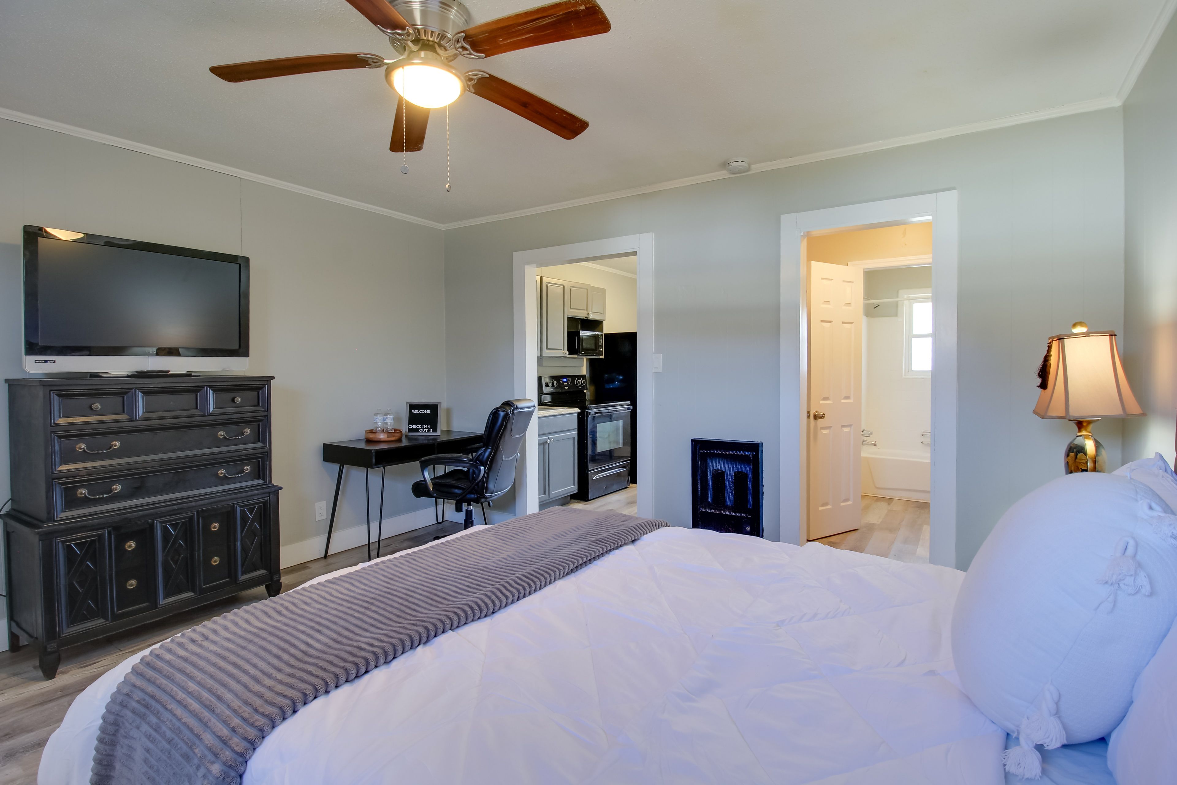 Huntsville Vacation Rental | Studio | 1BA | 120 Sq Ft