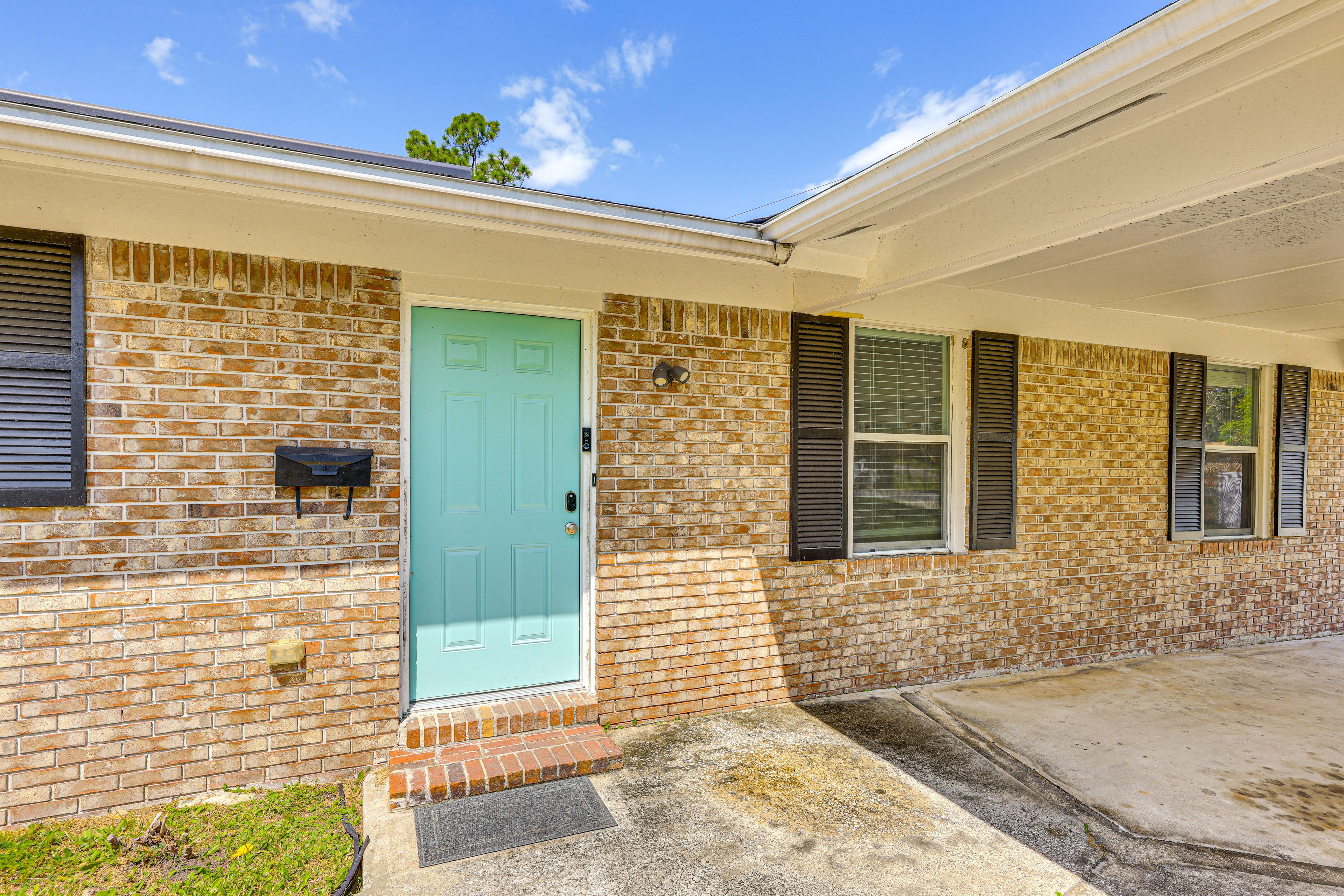 Unit Exterior | Entry