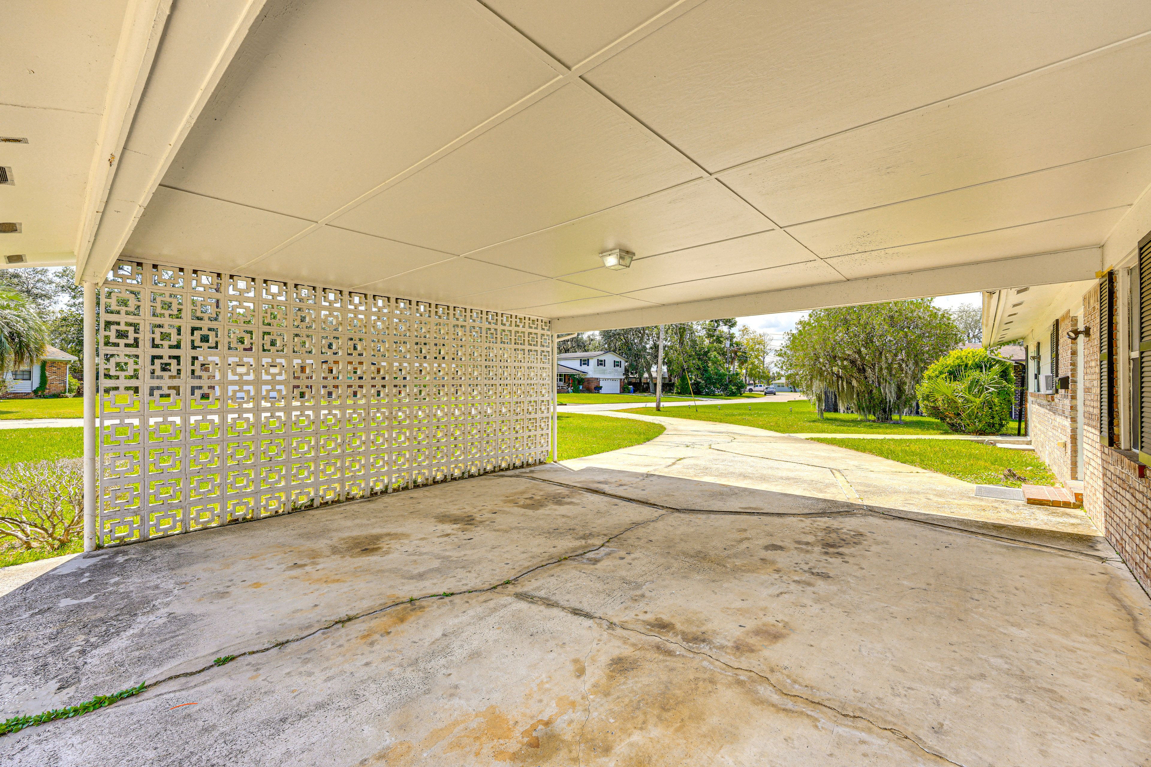 Parking | Shared Rear Driveway | Street Parking