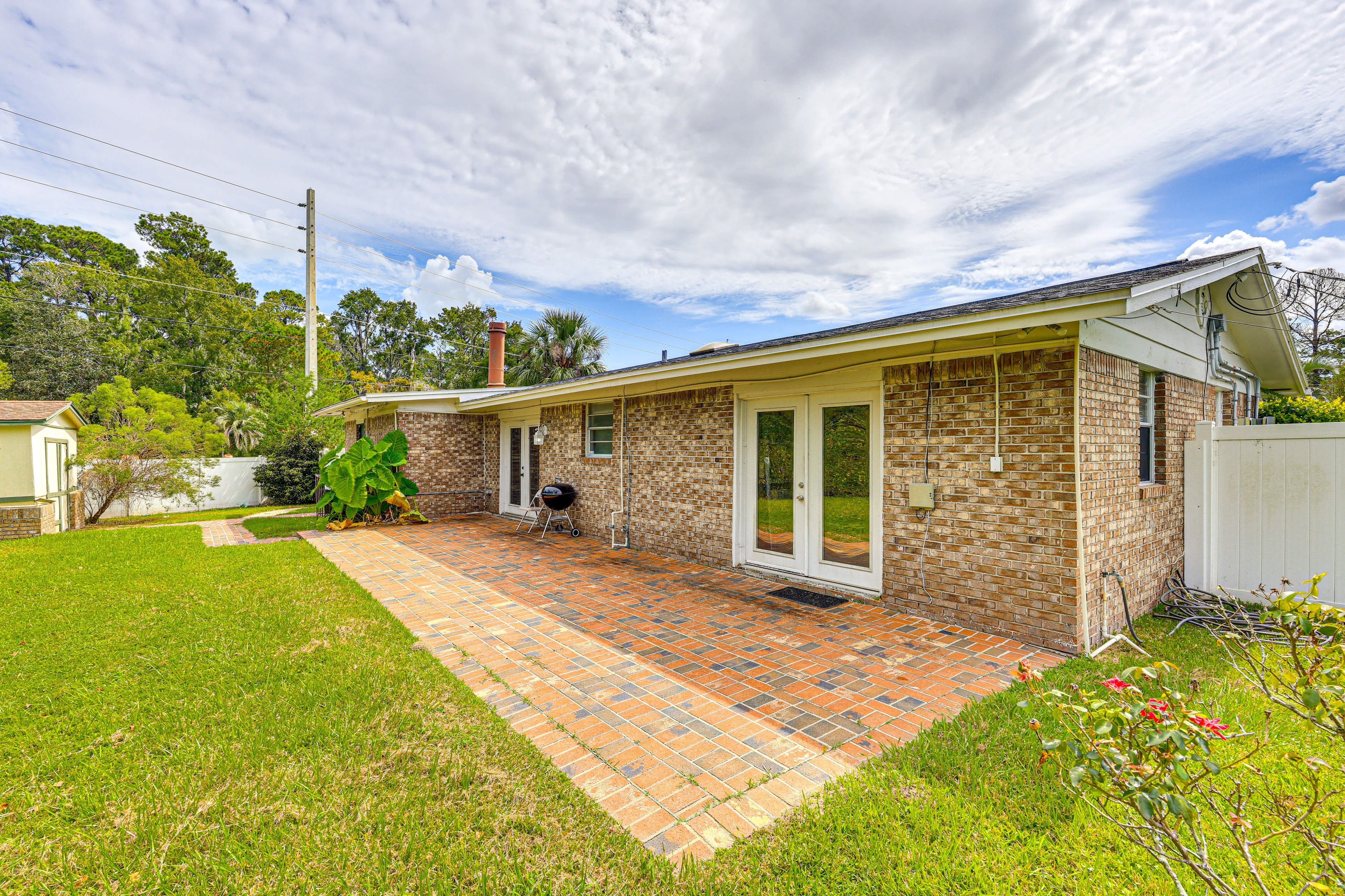 Jacksonville Vacation Rental | 2BR | 1BA | Step-Free Entry | 800 Sq Ft