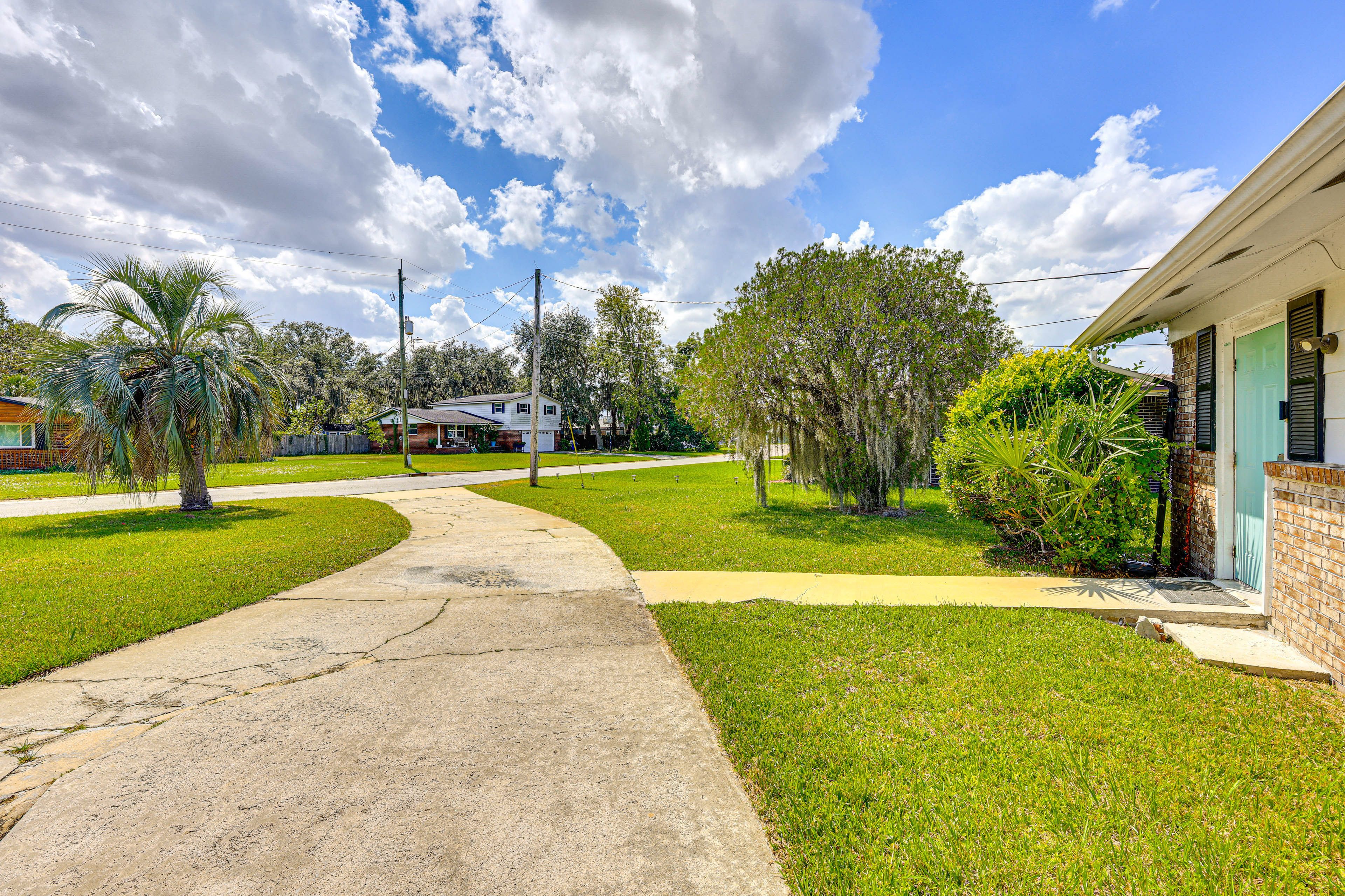 Parking | Shared Driveway (2 Vehicles) | Trailer Parking | Shared Rear Driveway