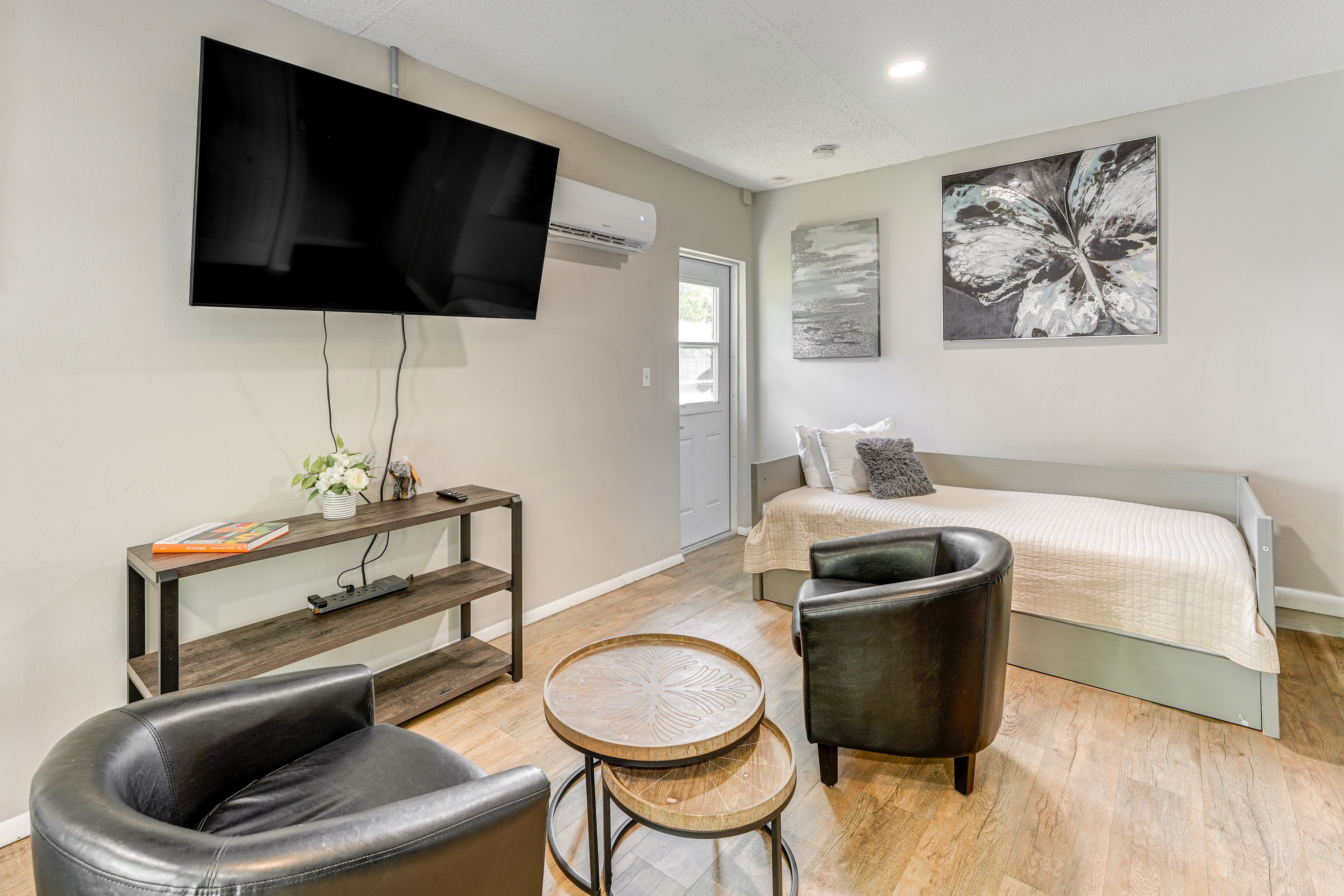 Living Room | Central Air Conditioning & Heating