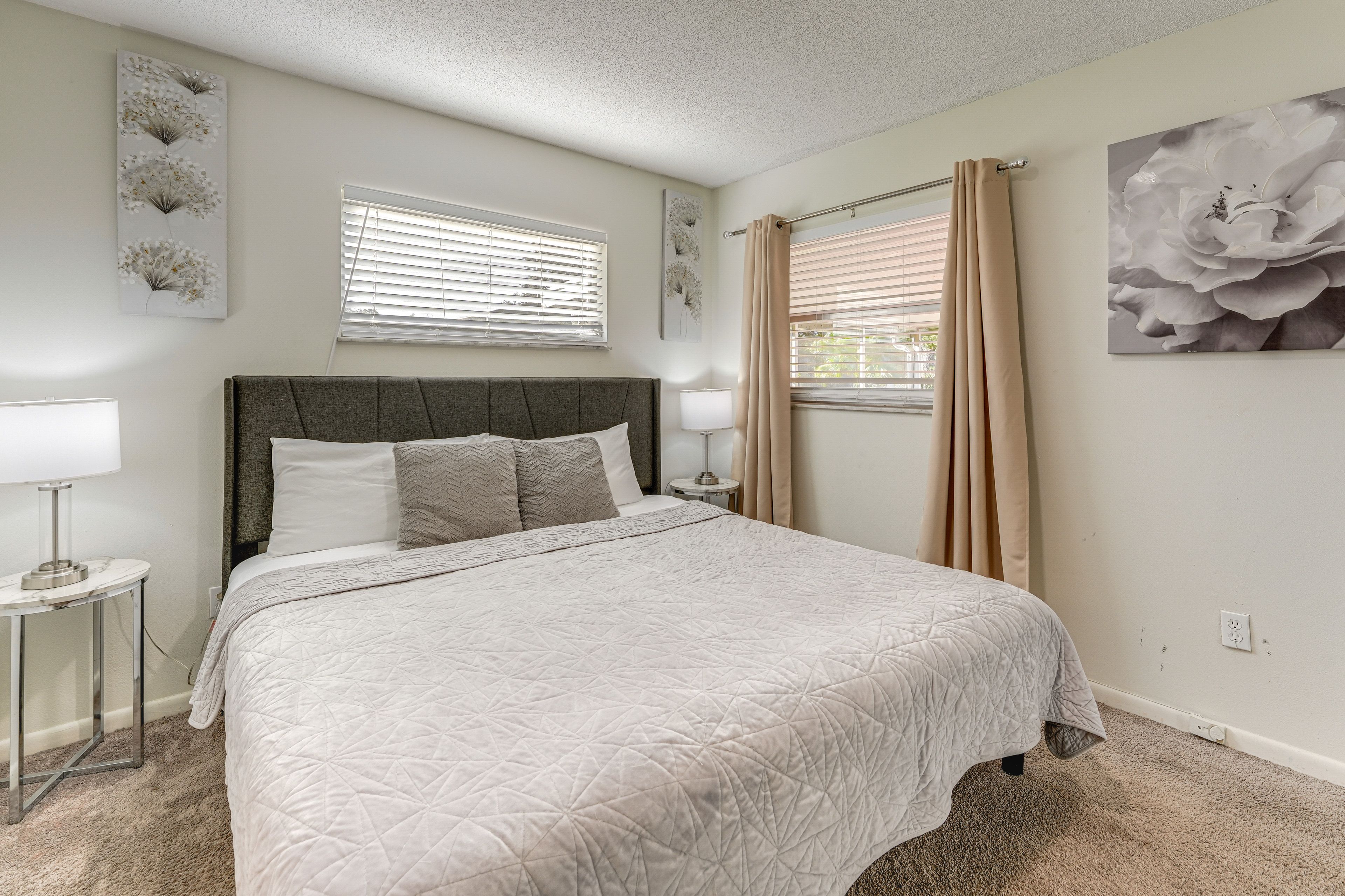 Bedroom | King Bed | Linens Provided