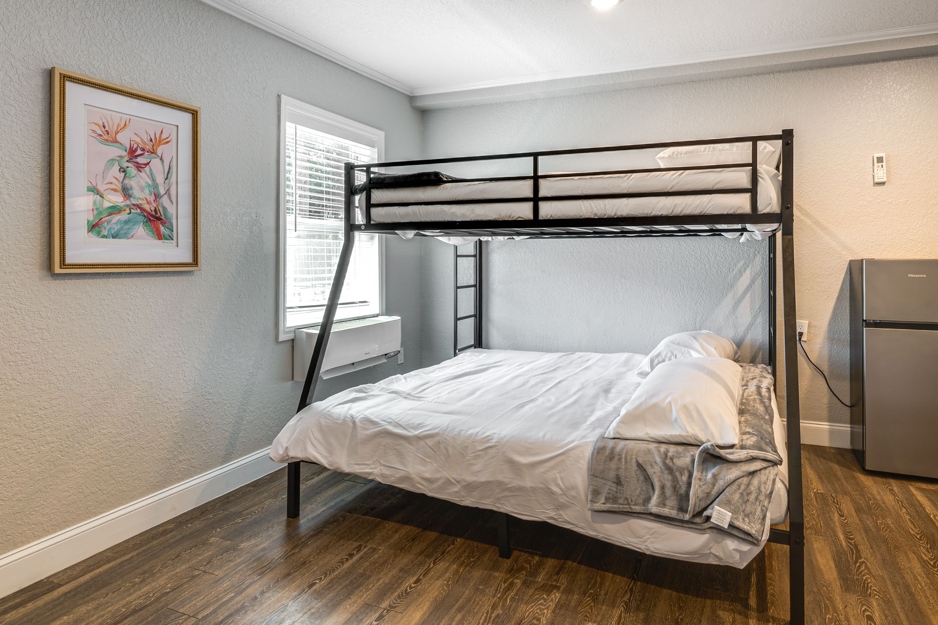 Studio | Bunk Bed (Full/King) | Linens Provided