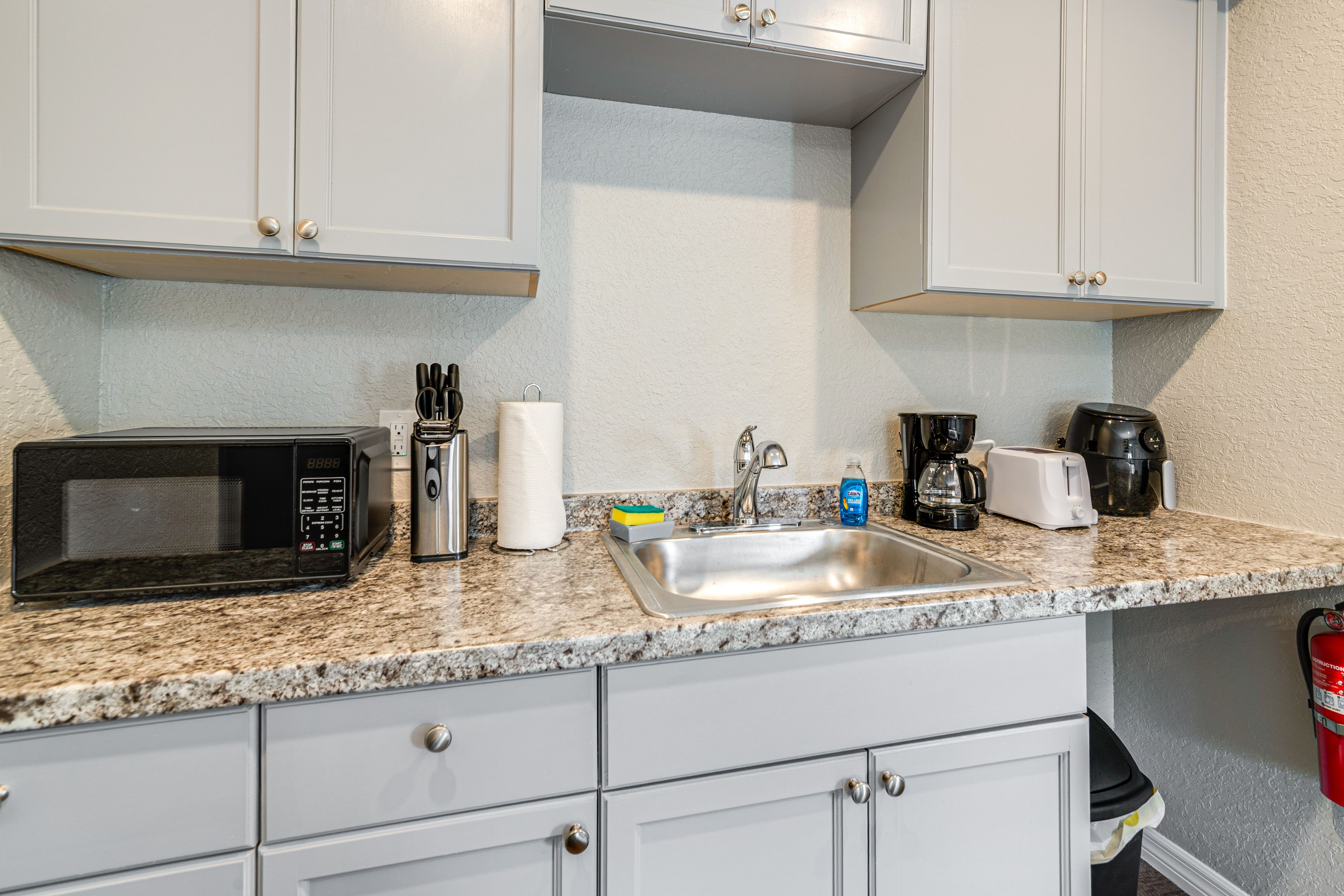 Kitchenette | Mini Refrigerator