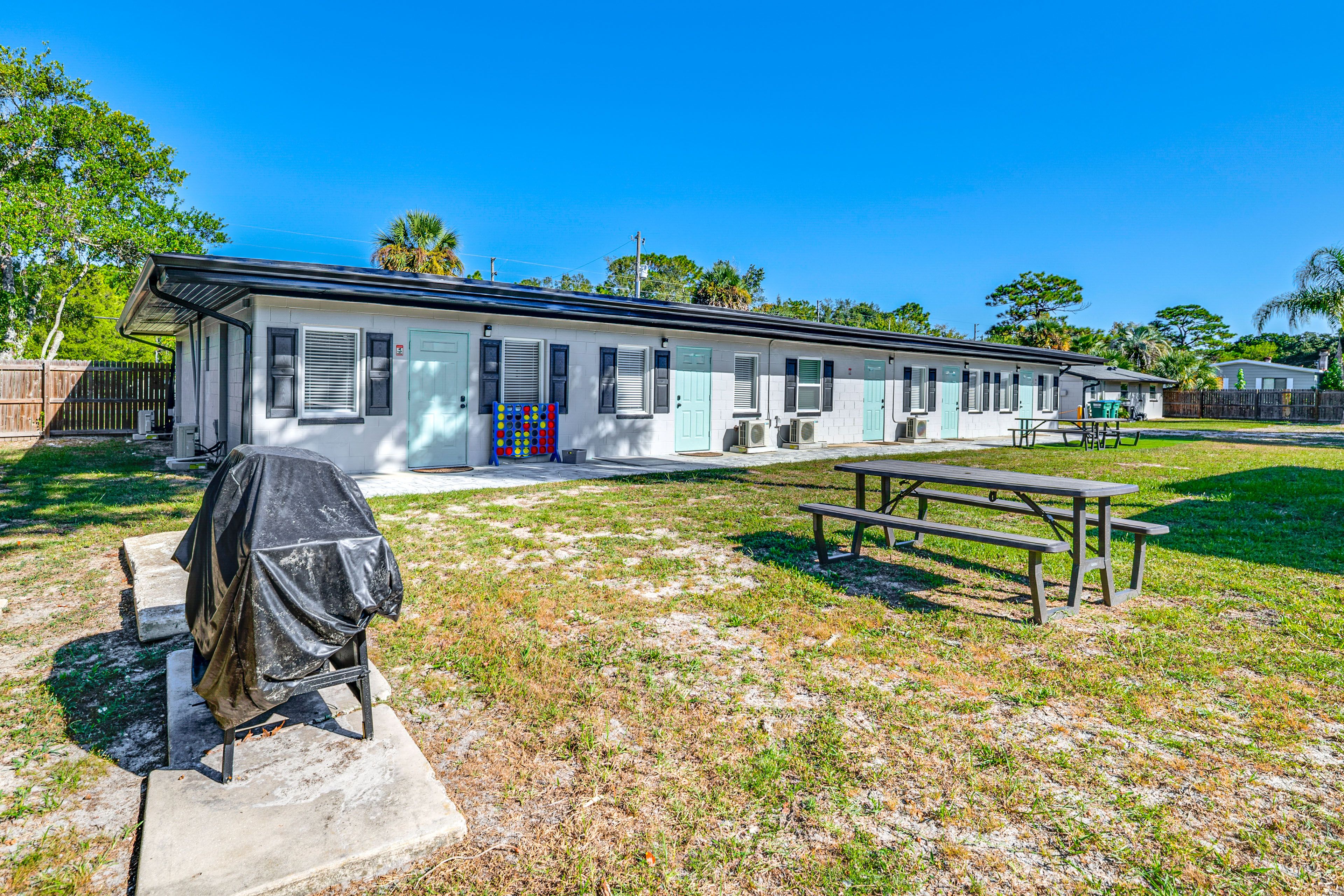Property Exterior | Crystal River Resort Community Amenities | Gas Grills