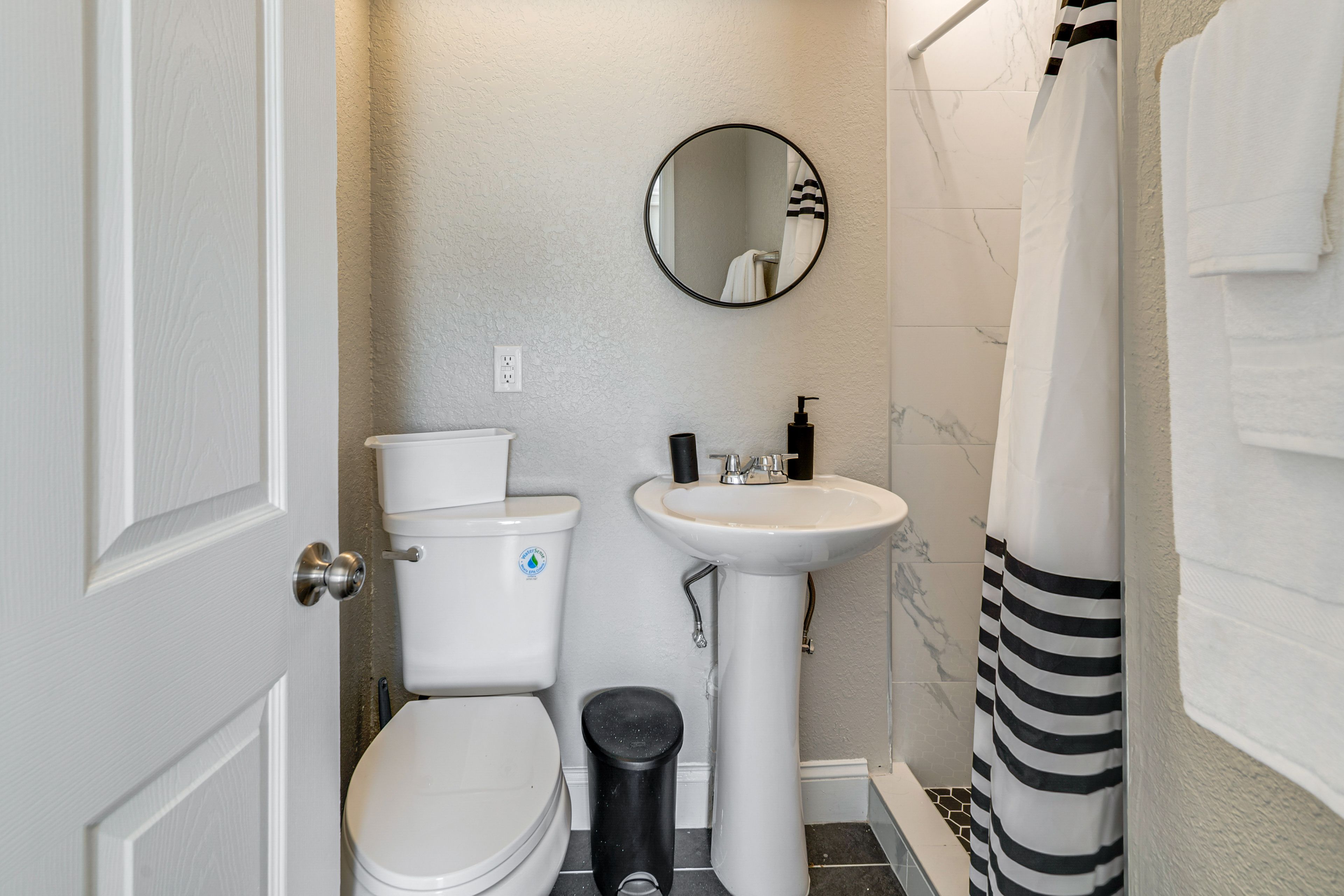 Bathroom | Shower | Towels Provided