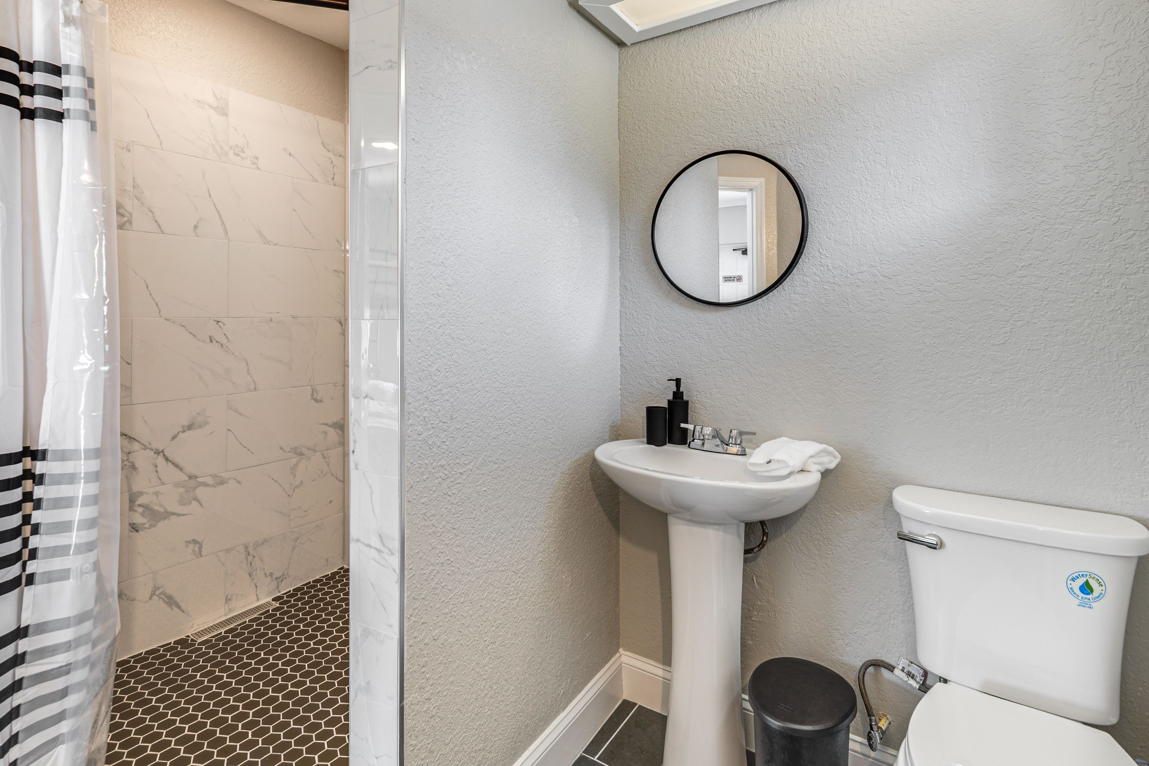 Bathroom | Towels Provided