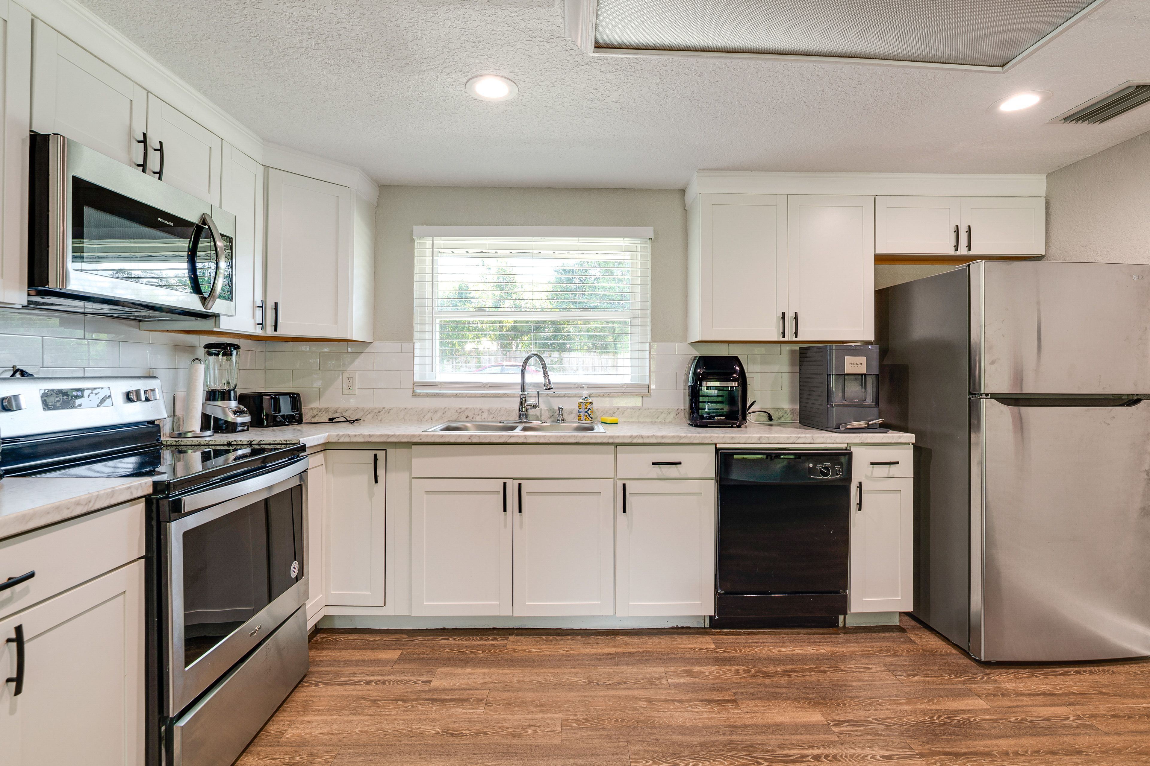 Kitchen | Drip Coffee Maker | Air Fryer