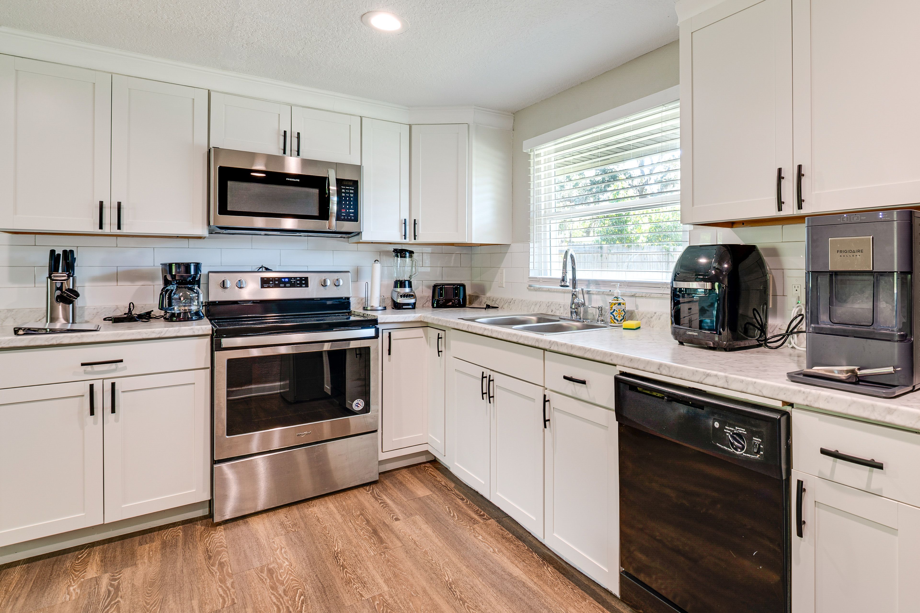 Kitchen | Refrigerator | Ice Maker | Dishwasher