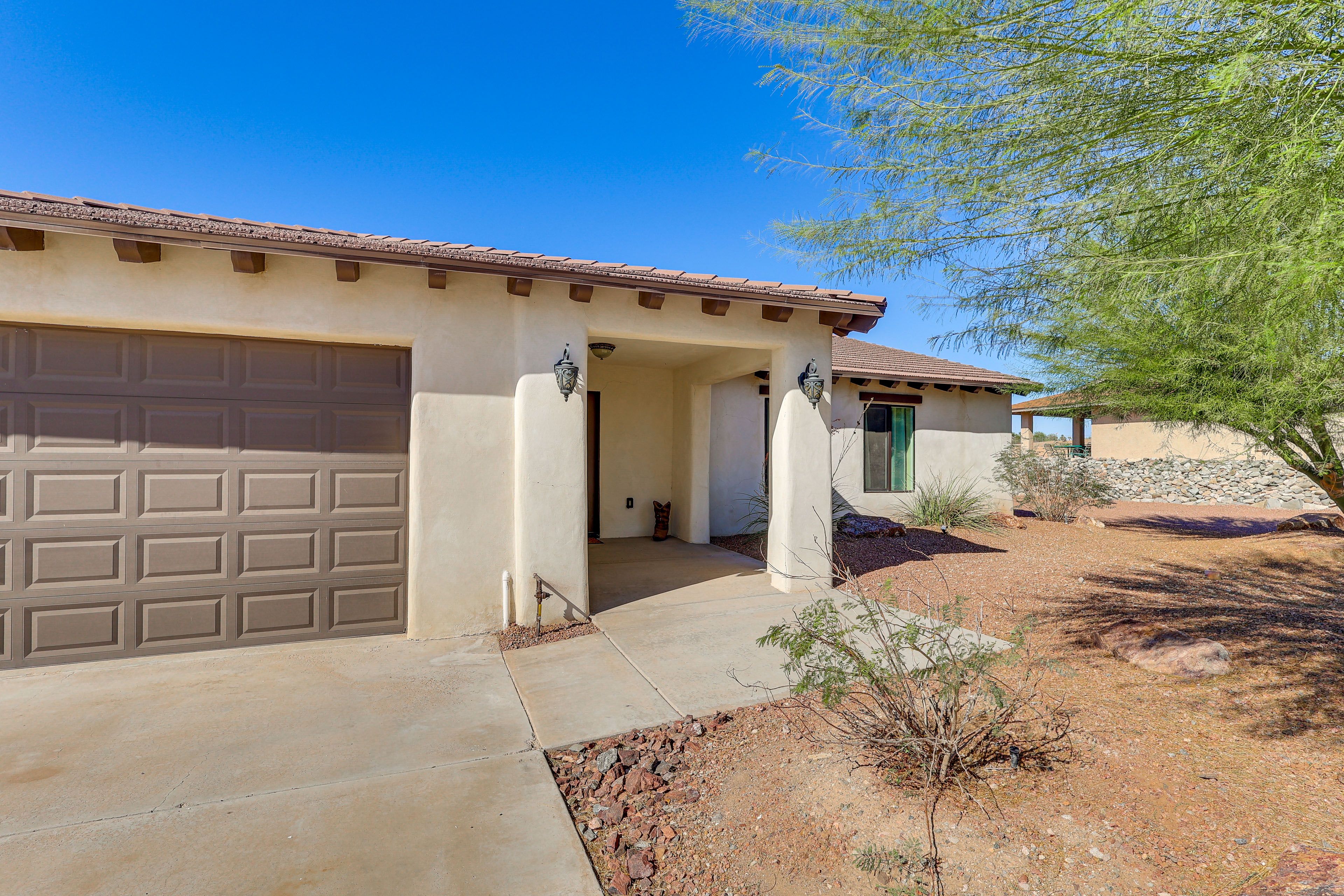 Parking | Garage (2 Vehicles) | Driveway (3-4 Vehicles) | RVs/Boats Allowed