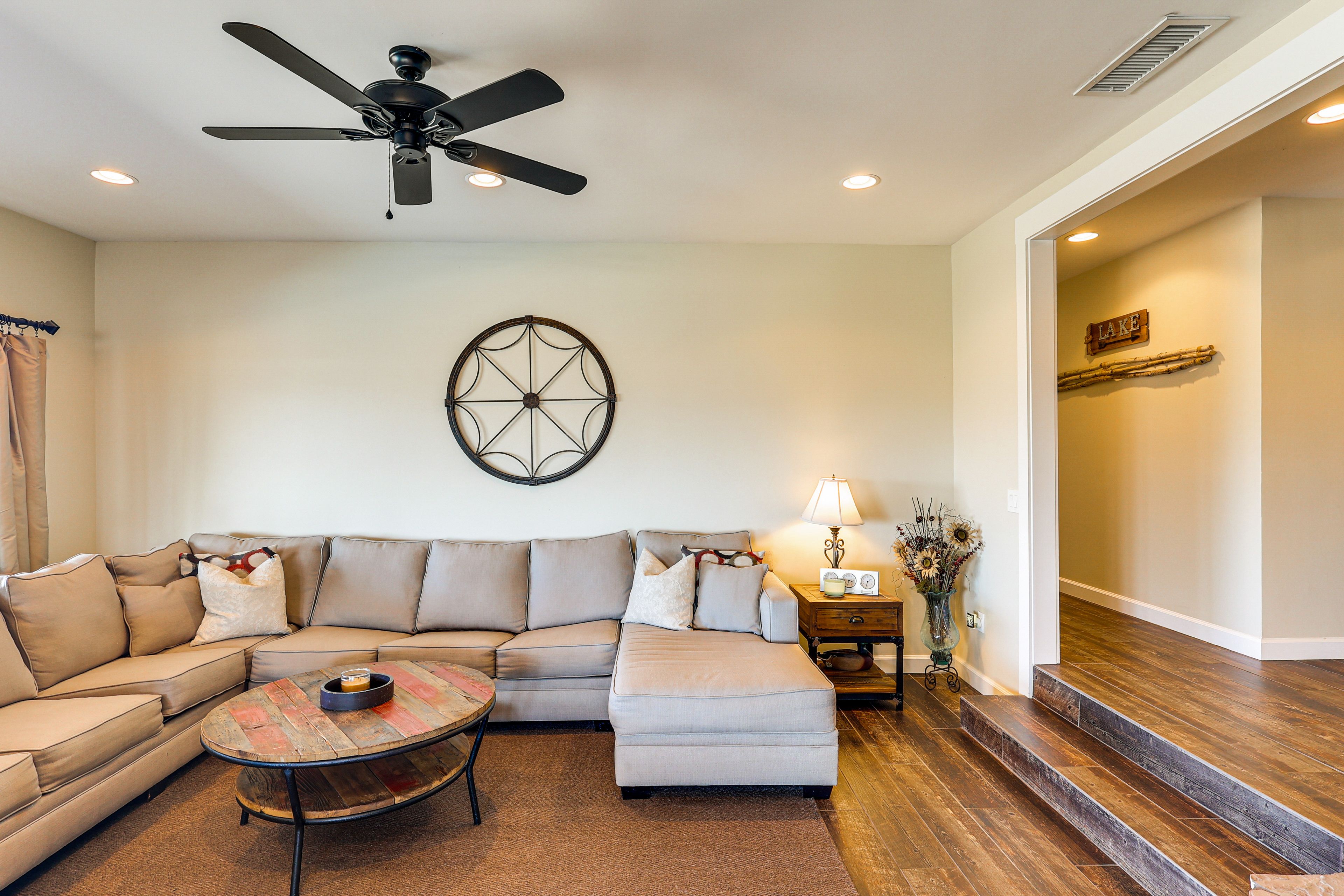 Living Room | Sleeper Sofa | 2 Interior Steps