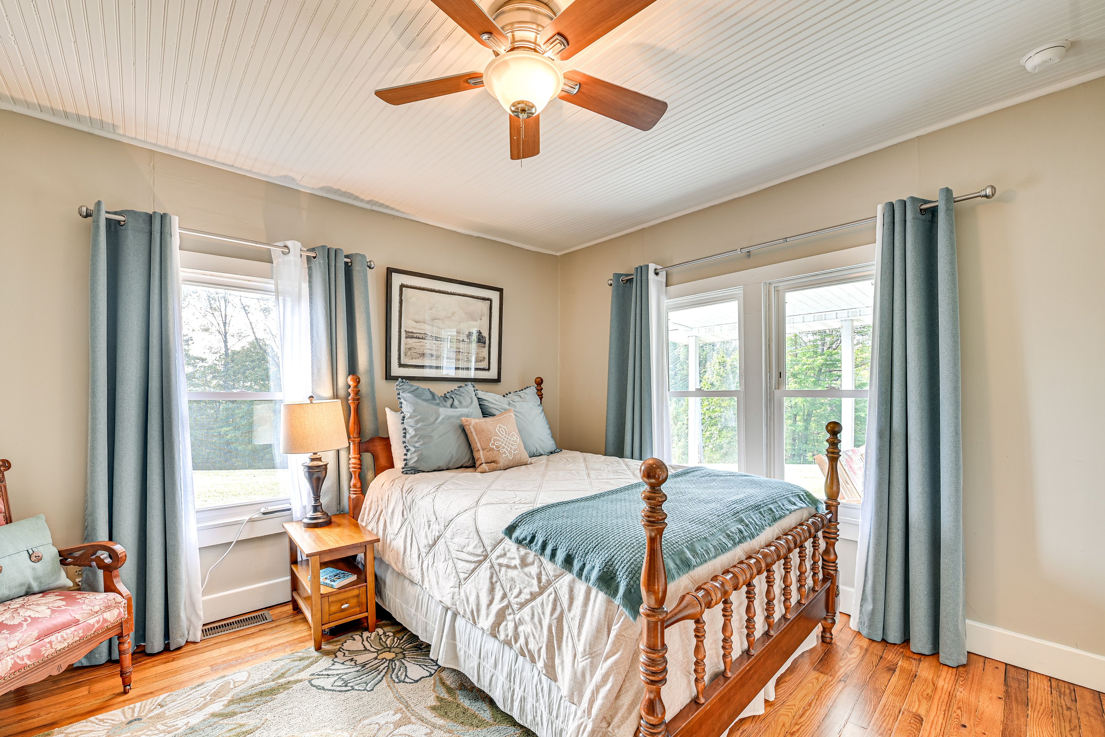Bedroom 1 | Queen Bed | Linens Provided